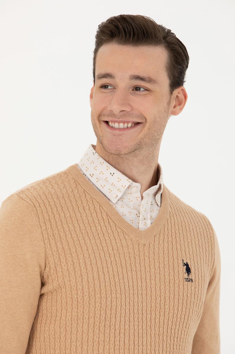 Erkek Kum Melanj V Yaka Kazak