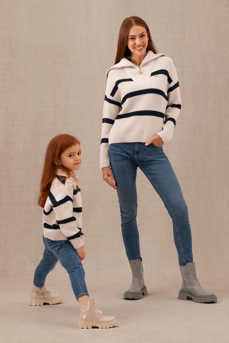 Kadın Krem V Yaka Kazak