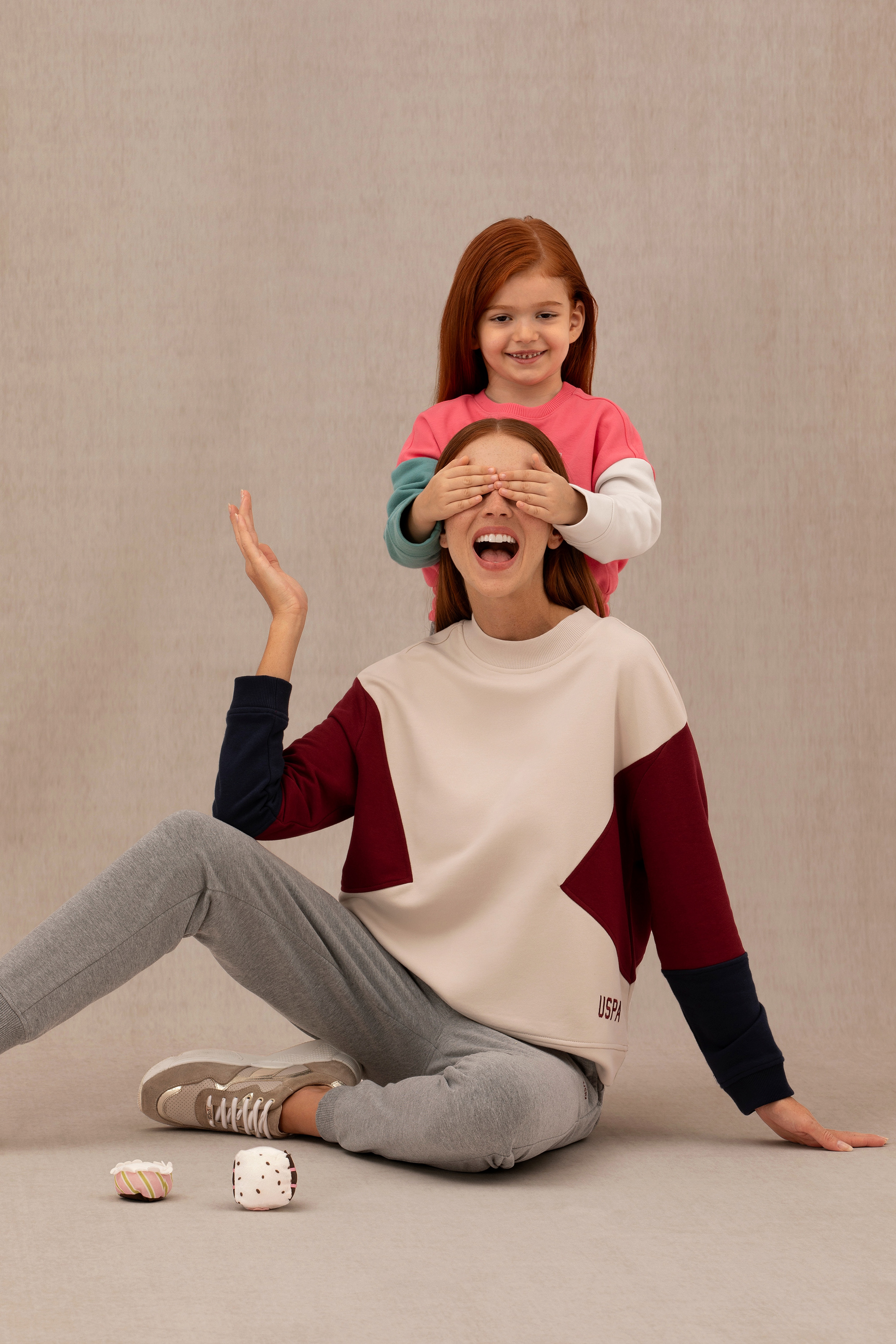 Kadın Krem Bisiklet Yaka Sweatshirt - Image 1