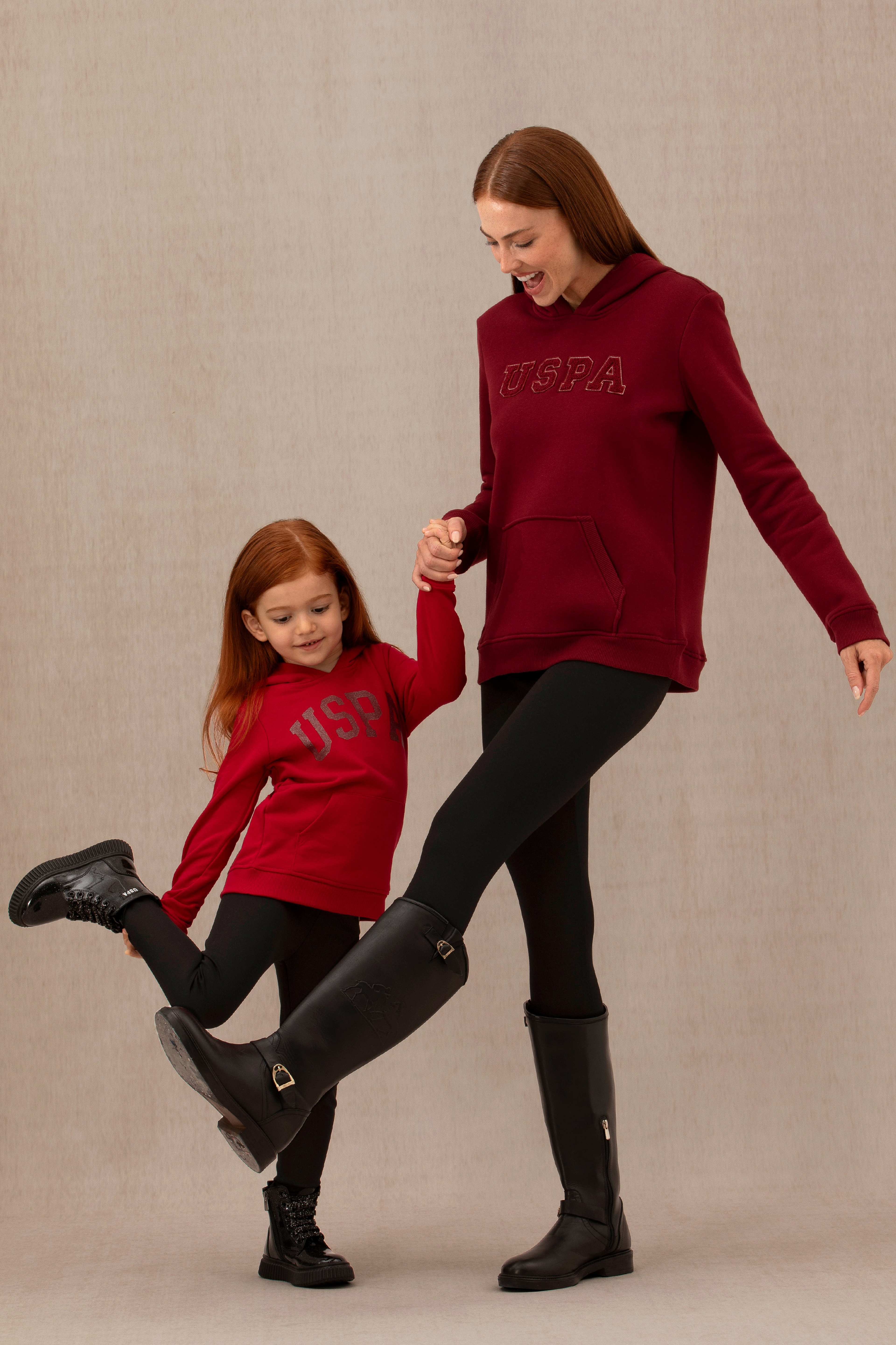 Kız Çocuk Kırmızı Basic Kapüşonlu Sweatshirt - Image 2