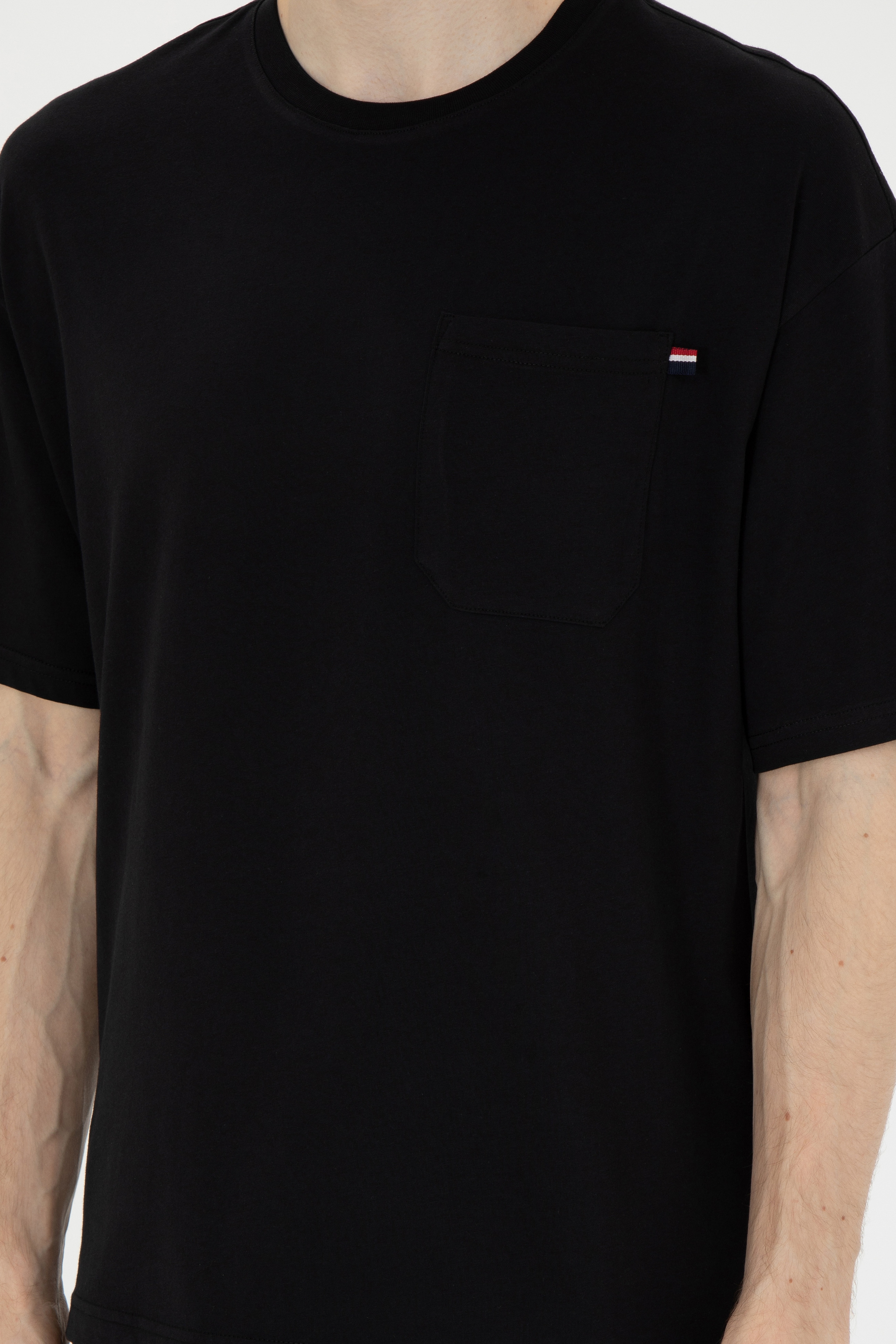 Erkek Comfort Fit Bisiklet Yaka Siyah Tişört - Image 6