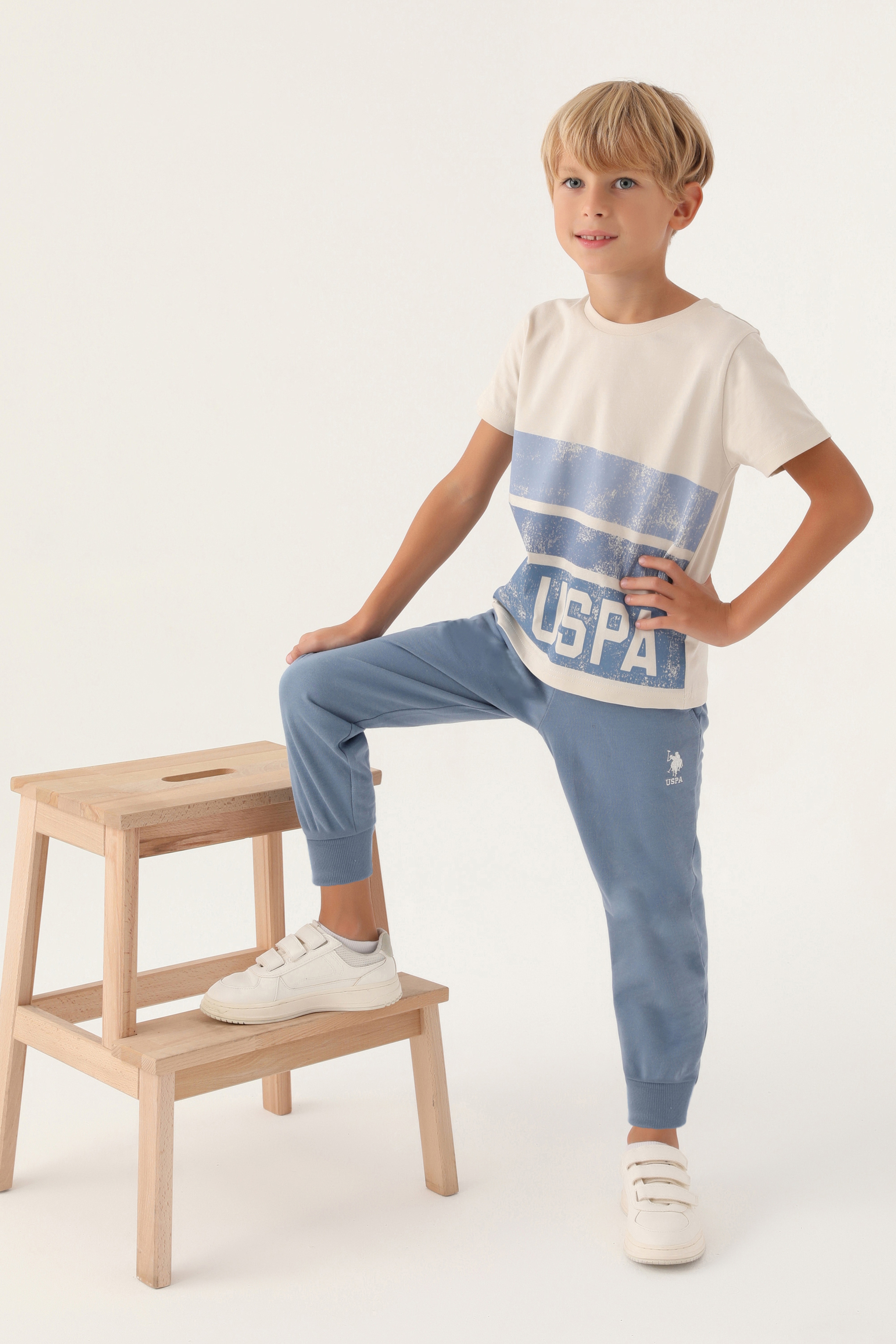 Erkek Çocuk Bej Pijama Takımı - Image 3
