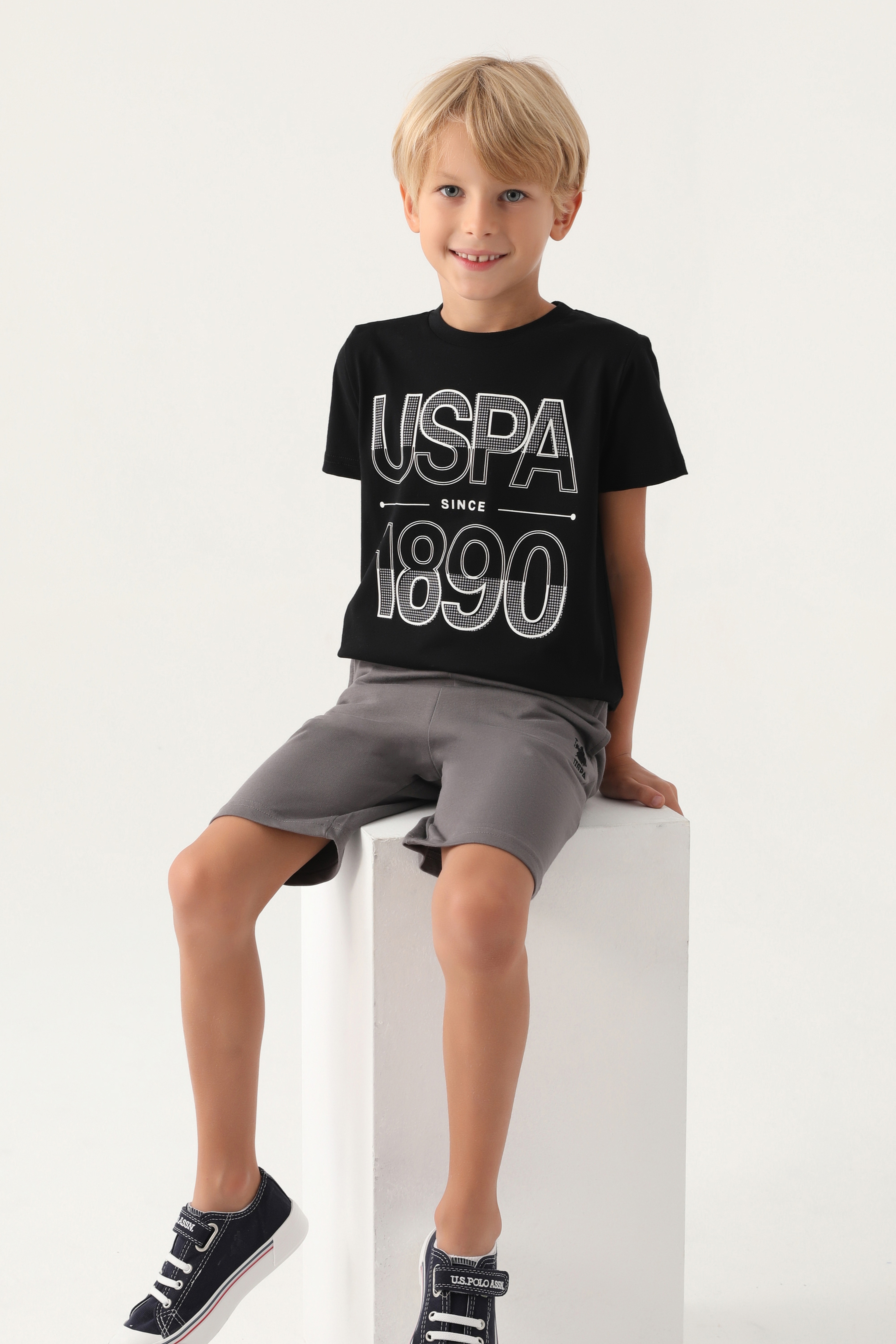Erkek Çocuk Siyah Pijama Takımı - Image 1
