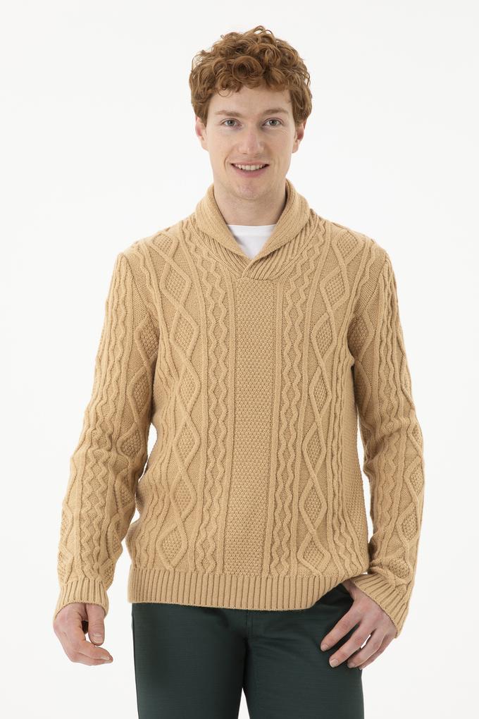 Erkek Kum Melanj V Yaka Kazak