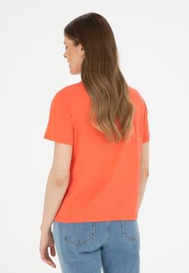 Kadın Nar Çiçeği Bisiklet Yaka Tişört - 50282901008