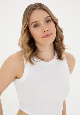 Kadın Beyaz Bisiklet Yaka Crop Basic Tişört - 50288570008