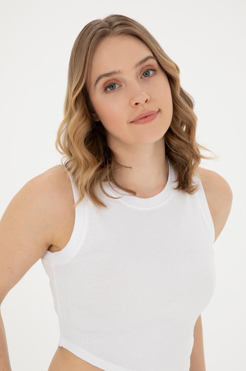 Kadın Beyaz Bisiklet Yaka Crop Basic Tişört