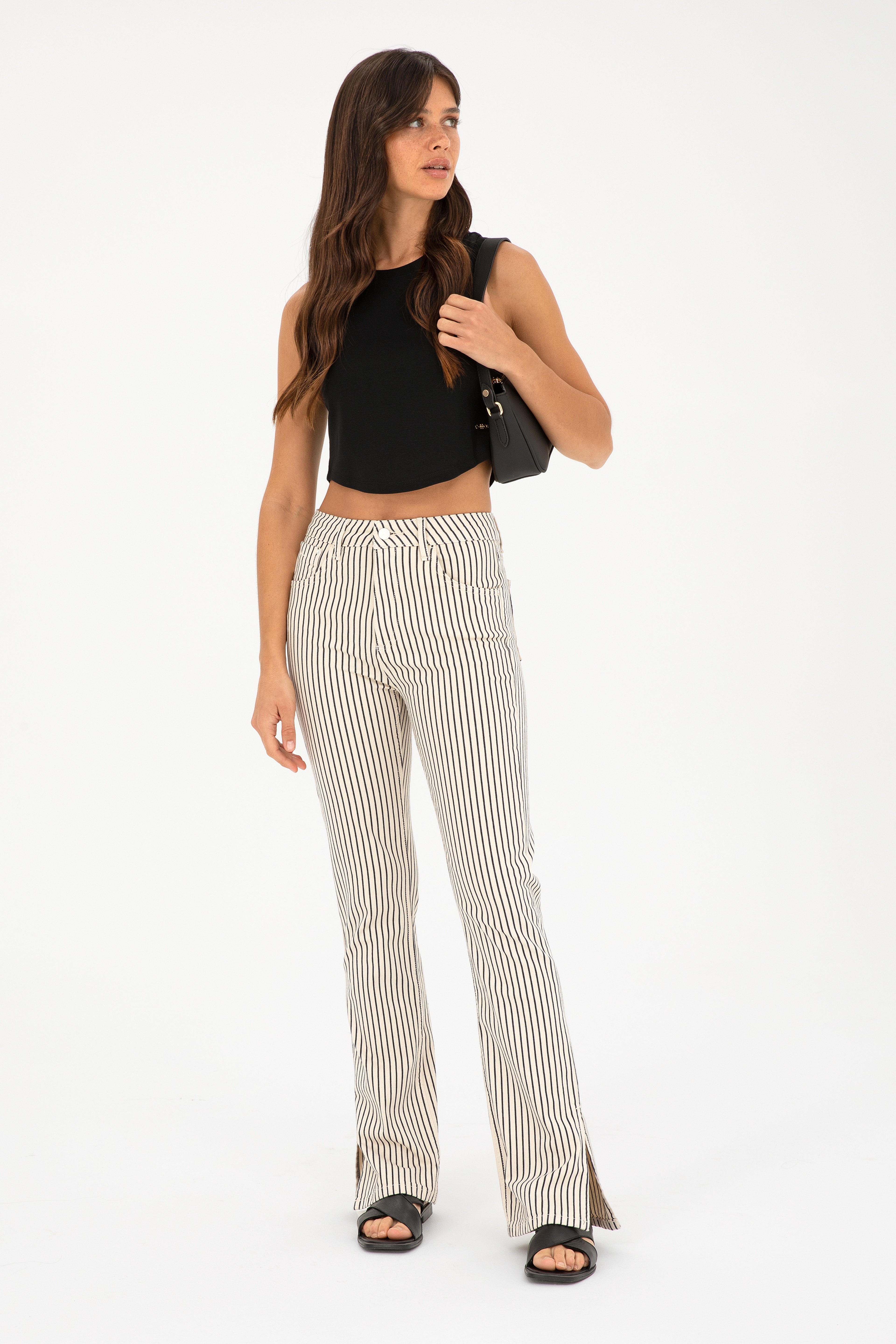 Kadın Siyah Bsiklet Yaka Crop Basic Tişört - Image 4