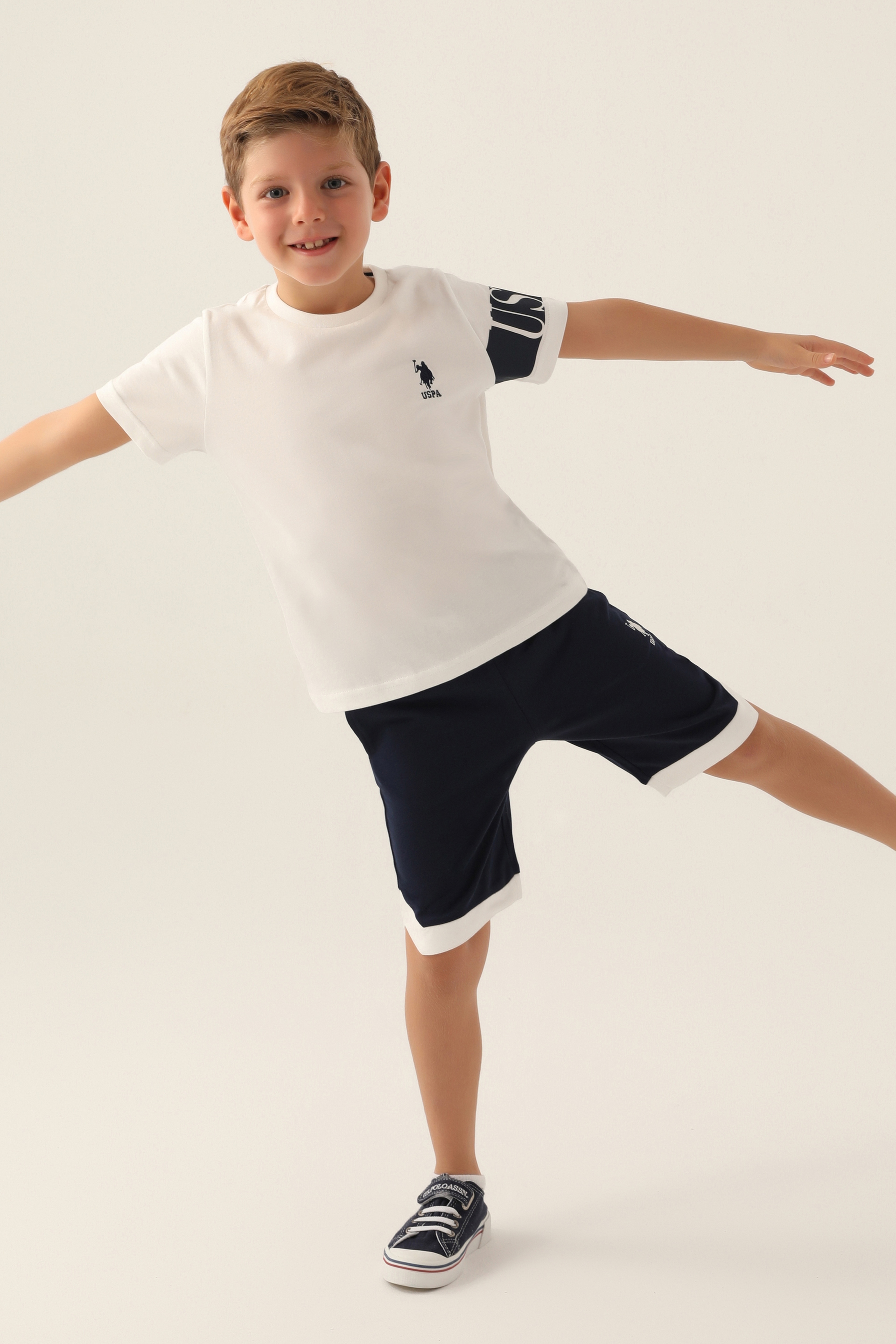 Erkek Çocuk Krem Pijama Takımı - Image 1