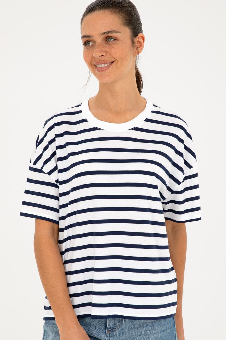 Kadın Beyaz Bisiklet Yaka Tişört - 50285841007