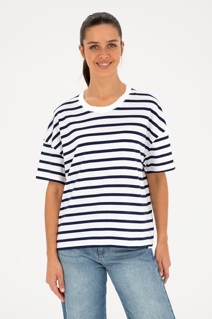 Kadın Beyaz Bisiklet Yaka Tişört