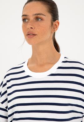 Kadın Beyaz Bisiklet Yaka Tişört - 50285841007