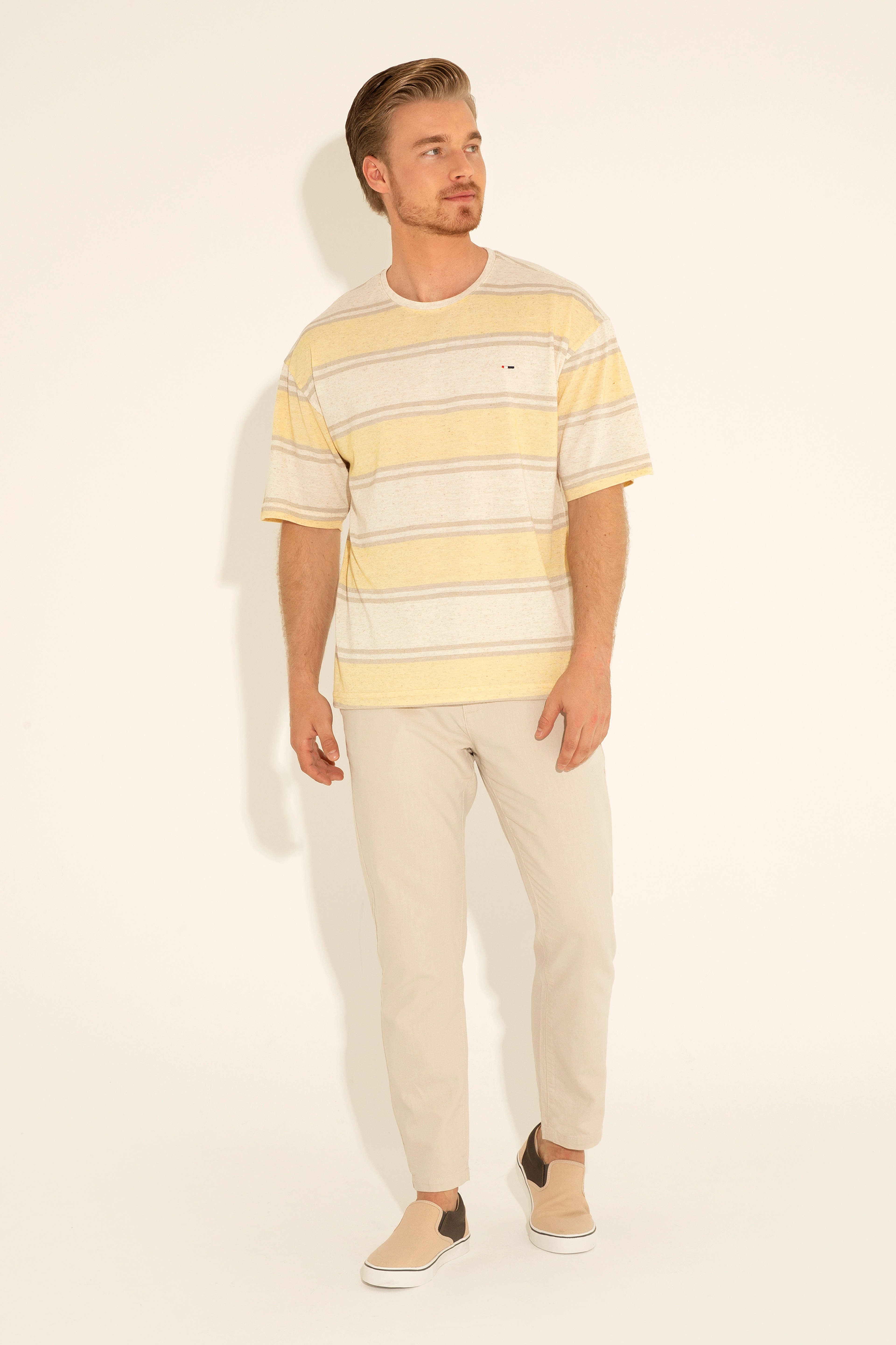 Erkek Comfort Fit Bisiklet Yaka Safran Tişört - Image 5