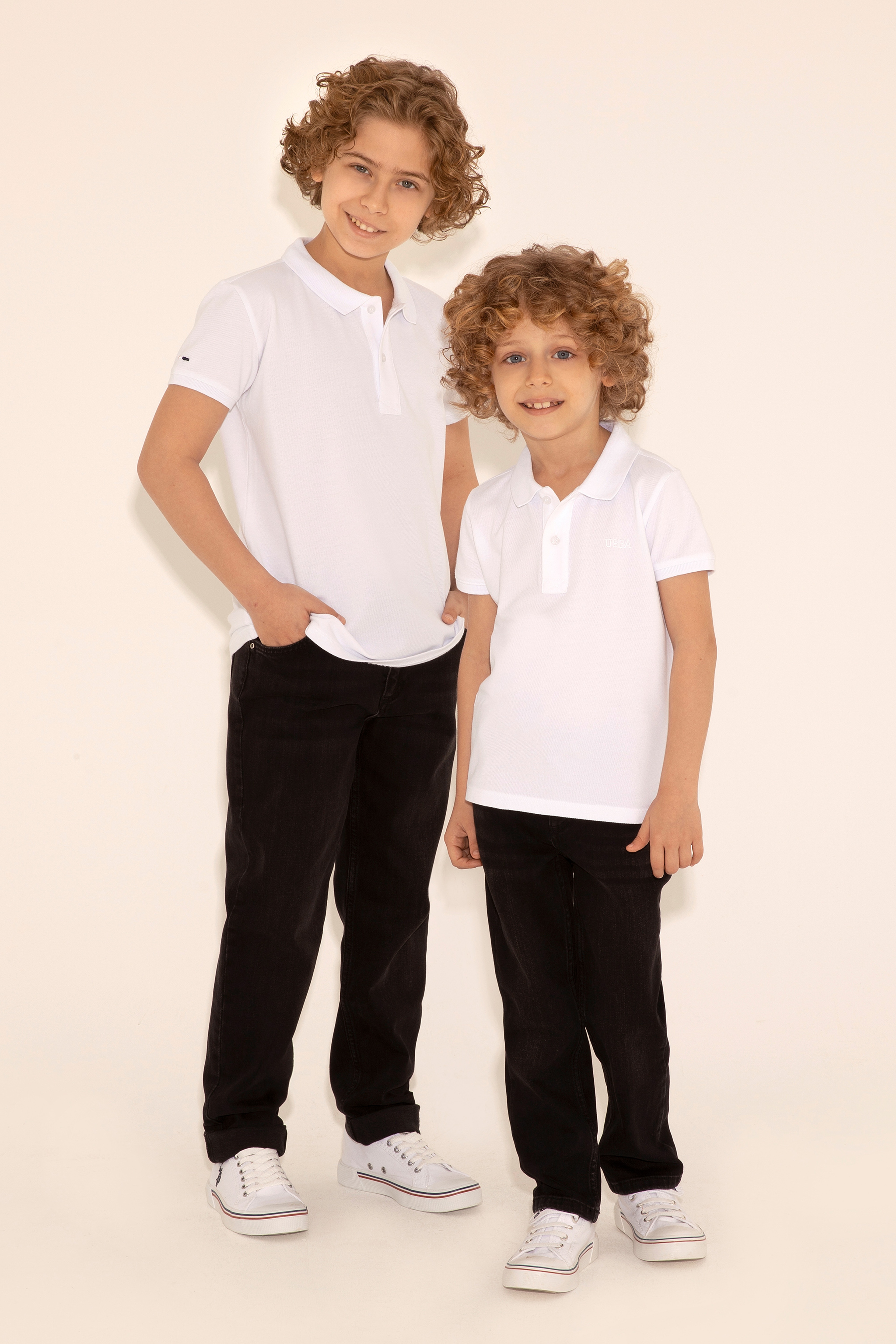 Erkek Çocuk Siyah Jean Pantolon - Image 1