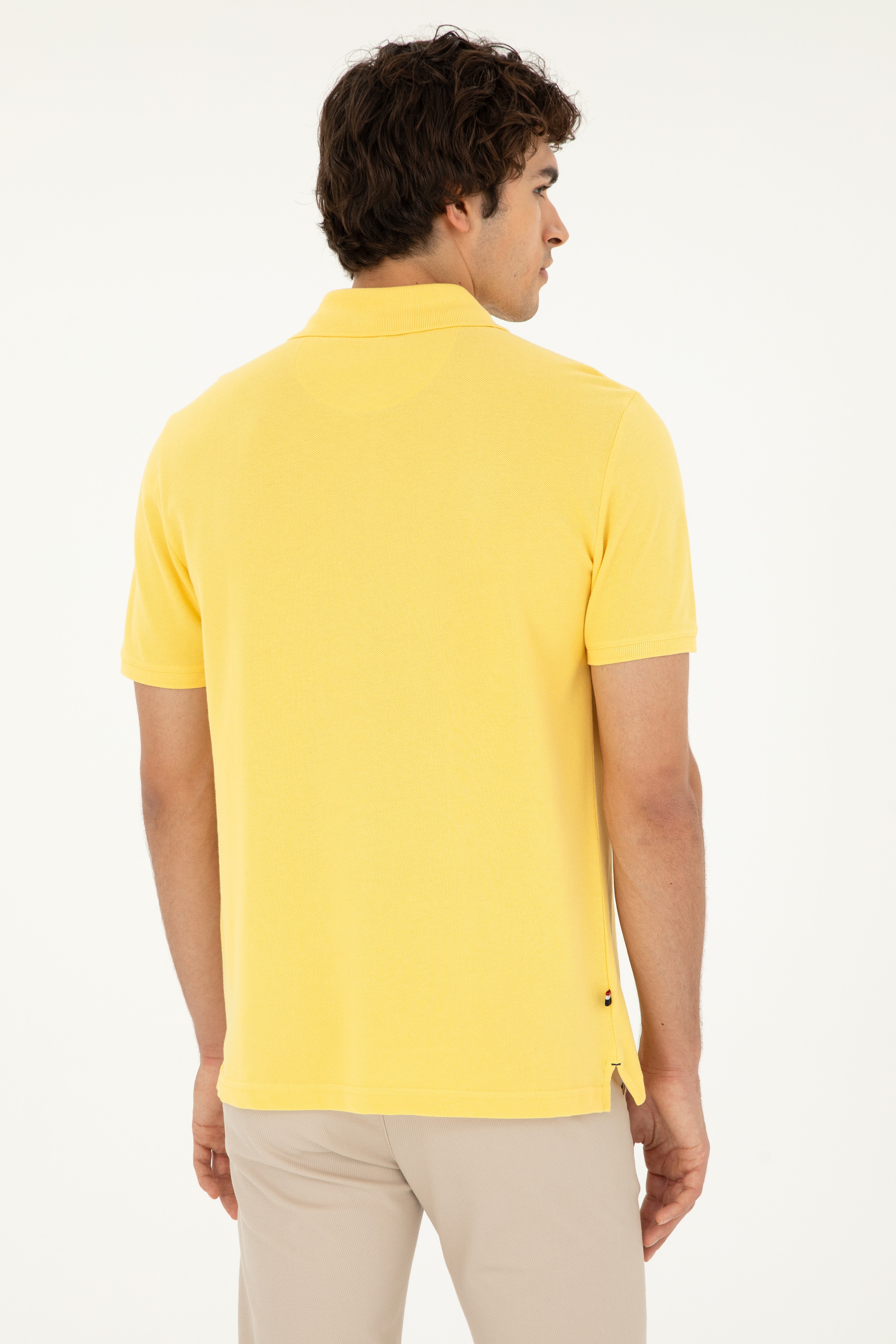 Erkek Regular Fit Polo Yaka Sarı Basic Tişört - Image 5