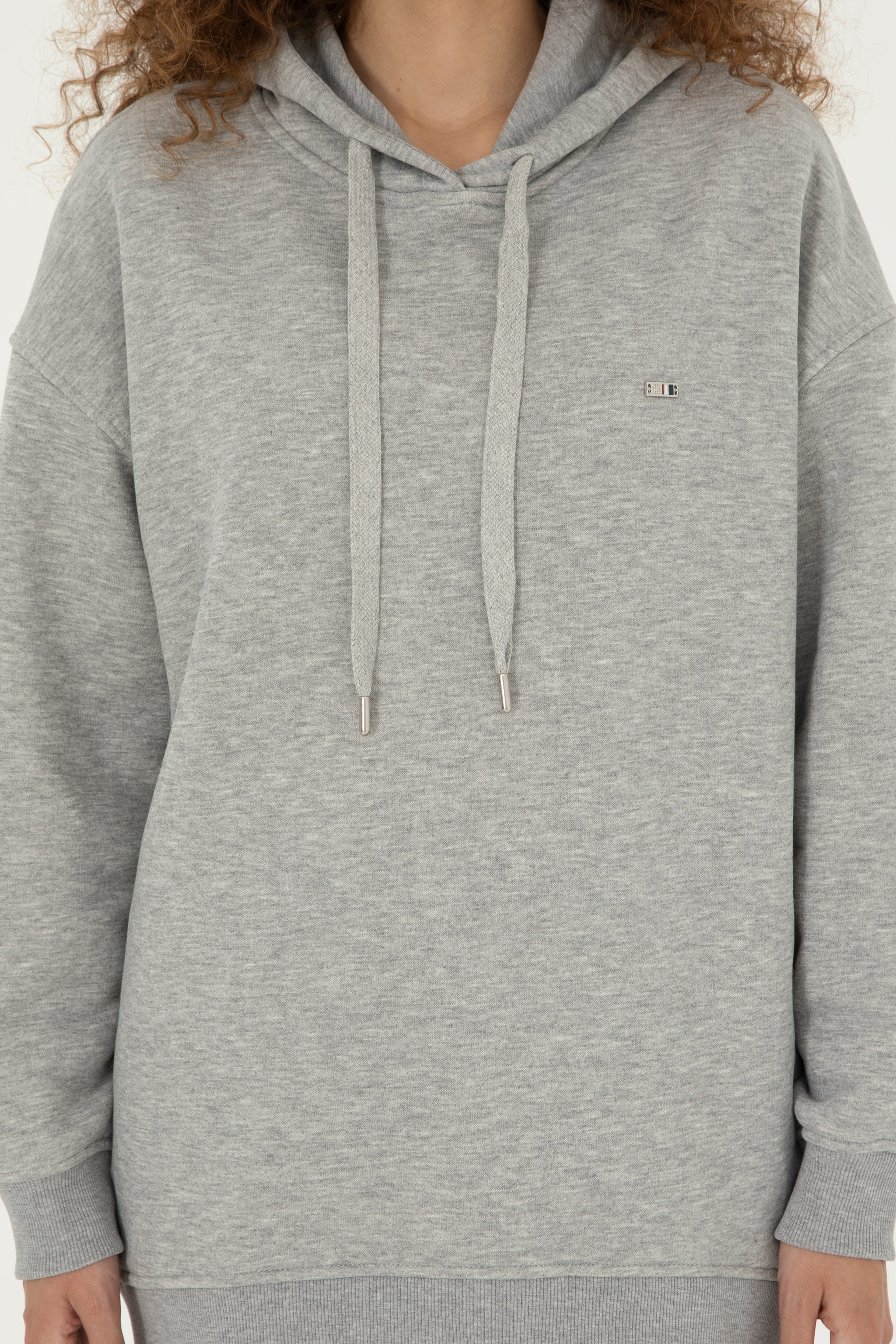 Kadın Gri Melanj Kapüşonlu Sweatshirt - Image 6