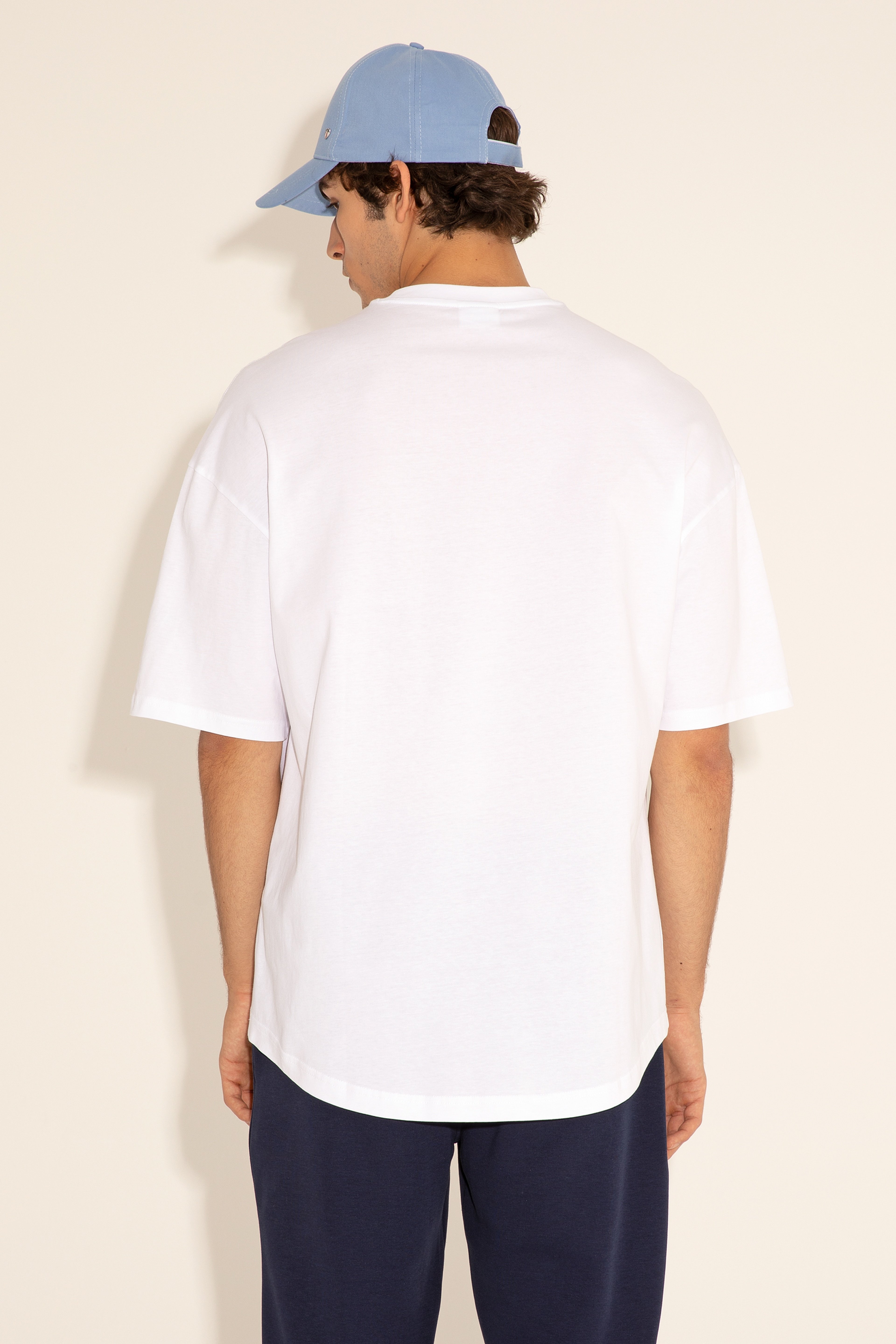 Erkek Comfort Long Fit Bisiklet Yaka Beyaz Tişört