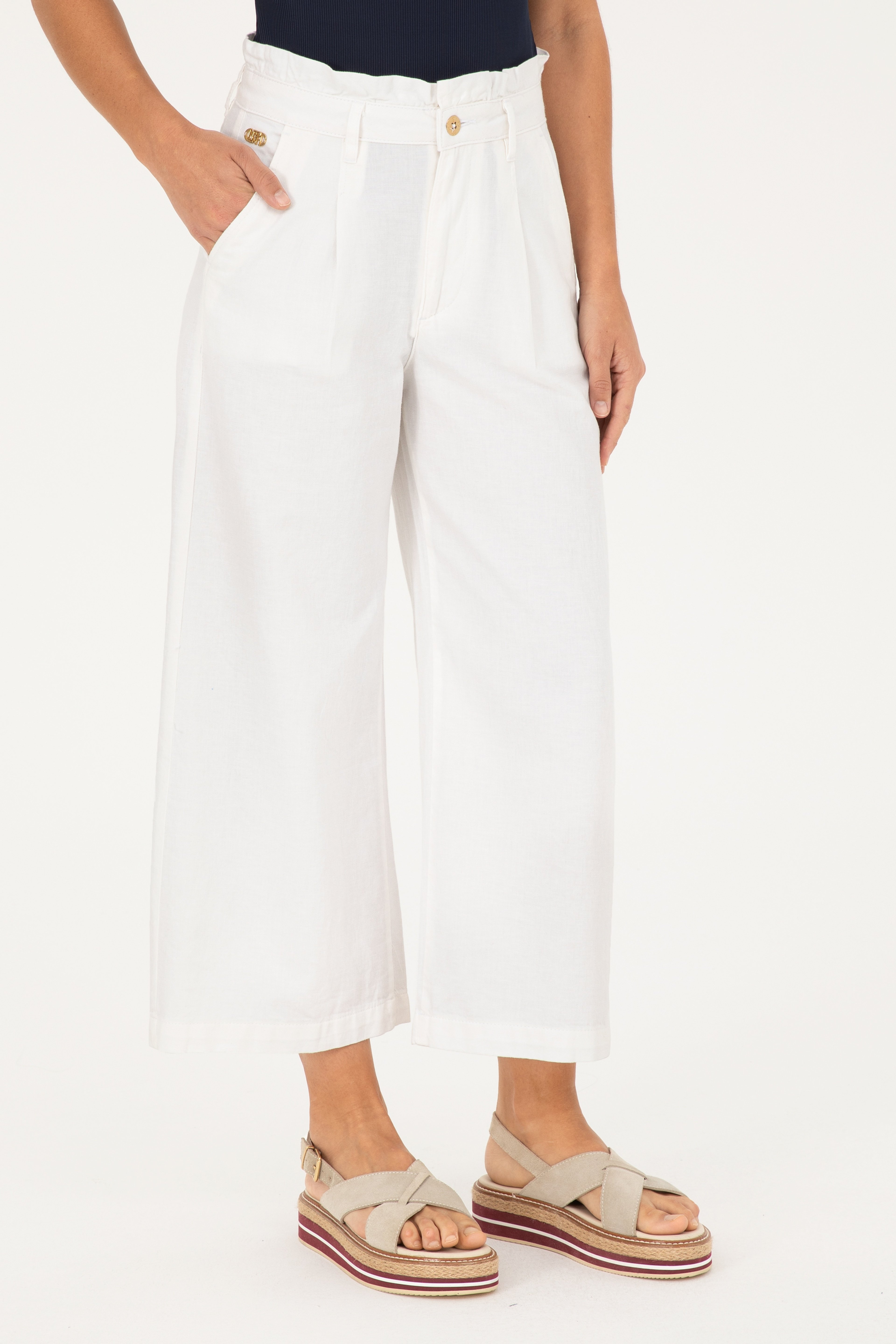 Kadın Beyaz Flare Cropped Fit Pantolon - Image 2