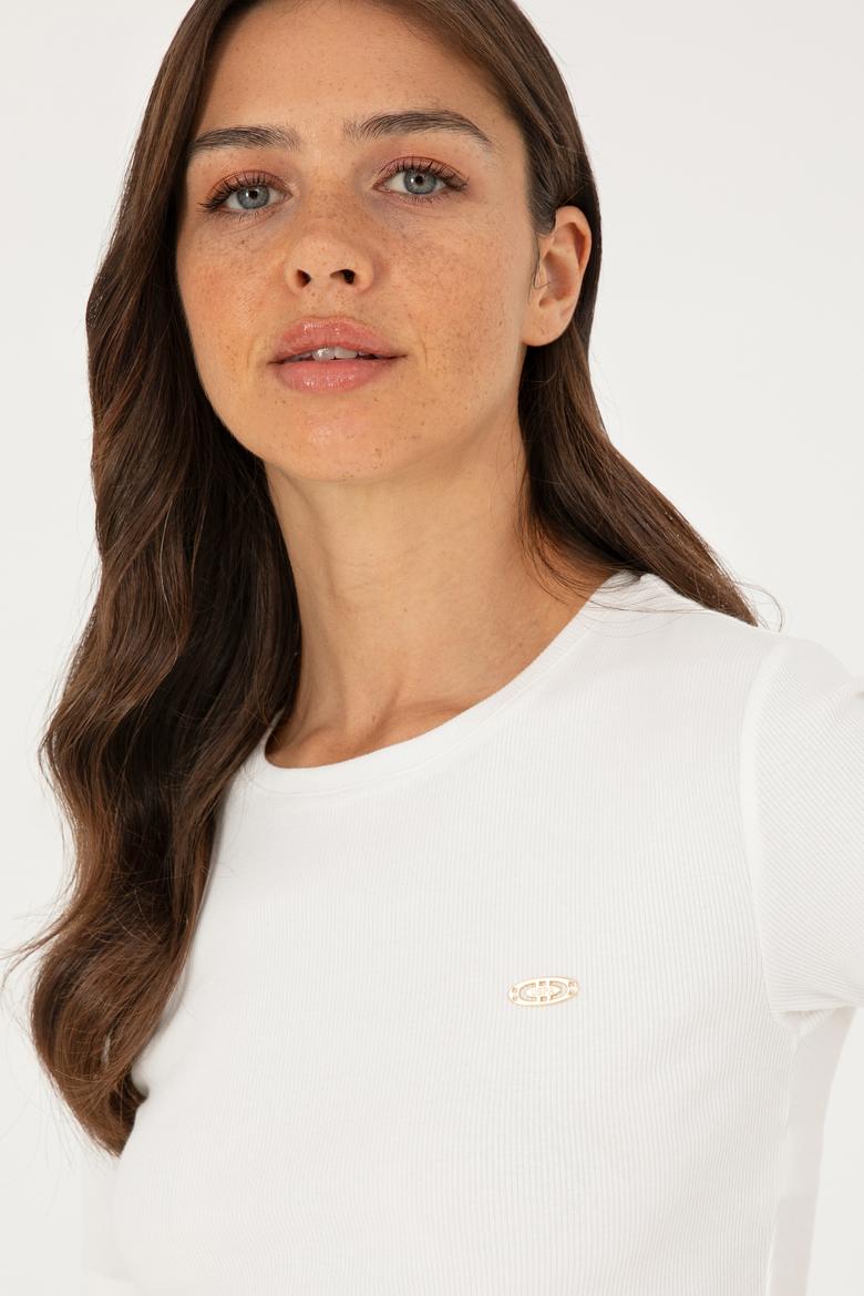 Kadın Ekru Bisiklet Yaka Crop Tişört - 50281813006