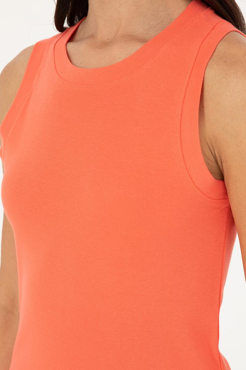 Kadın Nar Çiçeği Bisiklet Yaka Kolsuz Basic Tişört