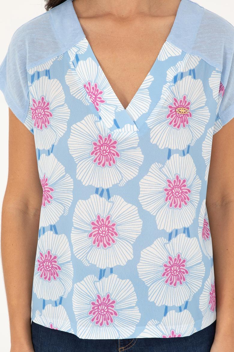 Kadın Açık Mavi Desenli V Yaka Tişört - 50281805009