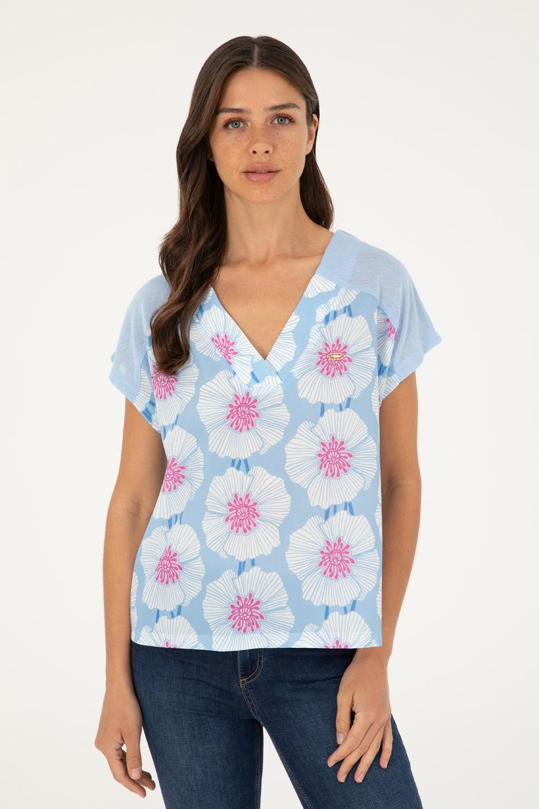 Kadın Açık Mavi Desenli V Yaka Tişört - 50281805009