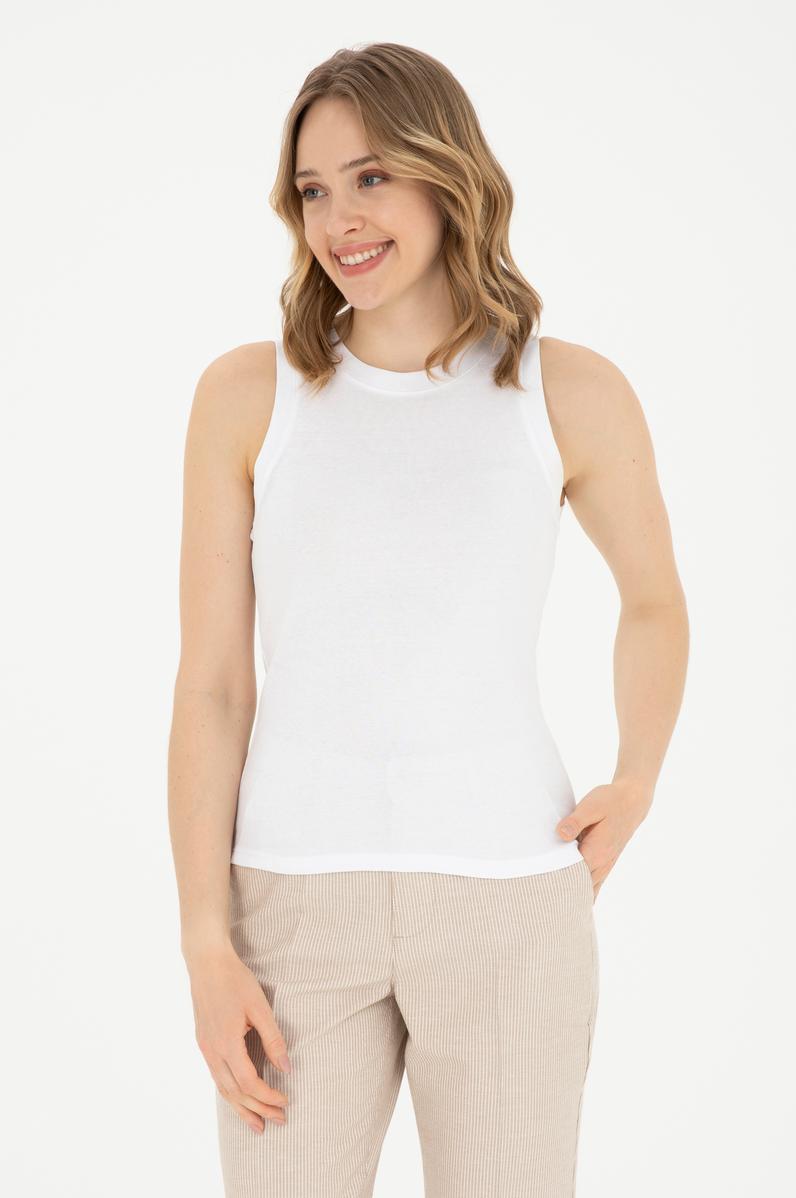 Kadın Beyaz Bisiklet Yaka Kolsuz Tişört