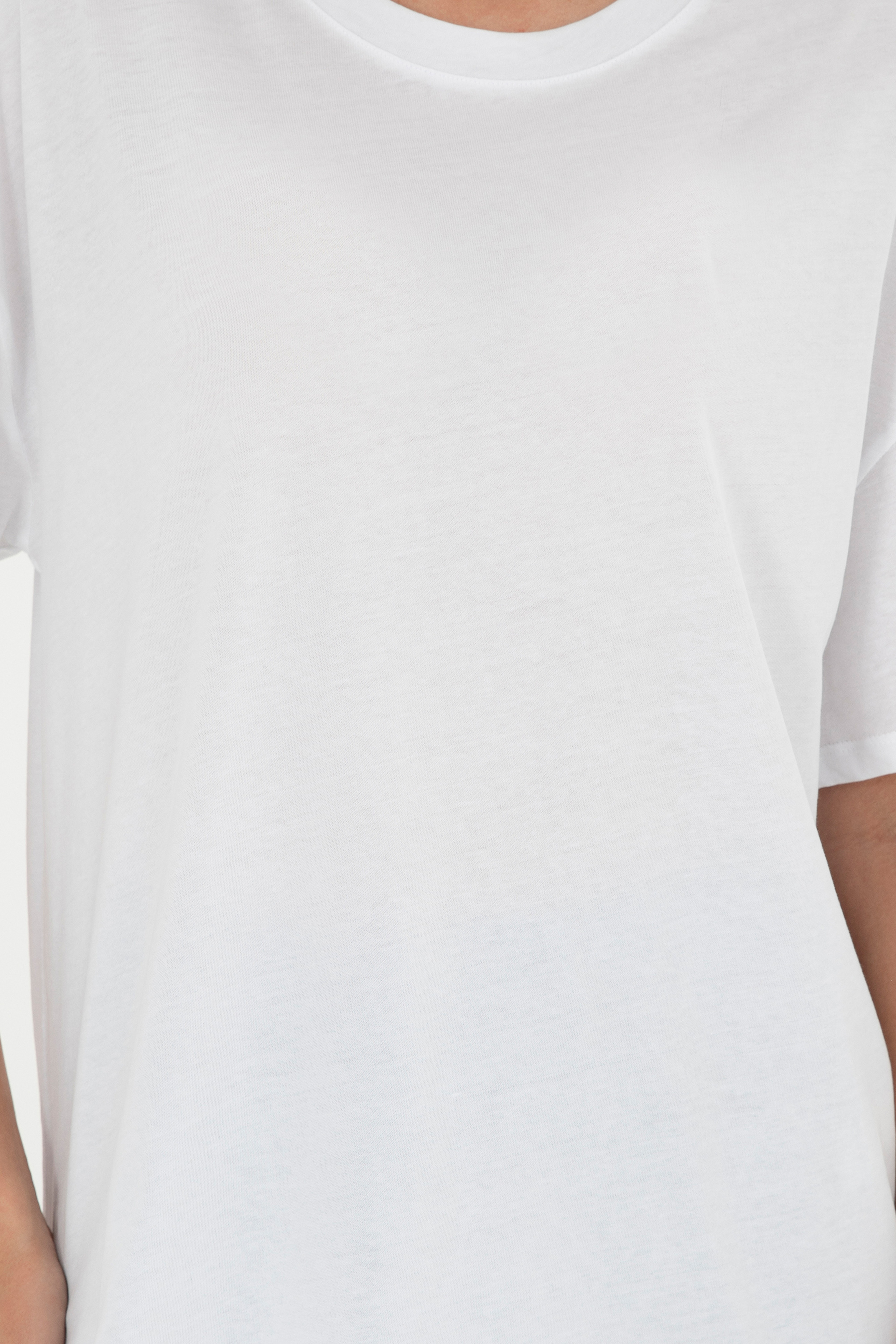 Kadın Beyaz Oversize Bisiklet Yaka Tişört