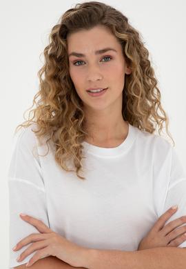 Kadın Beyaz Oversize Bisiklet Yaka Tişört - 50286107009