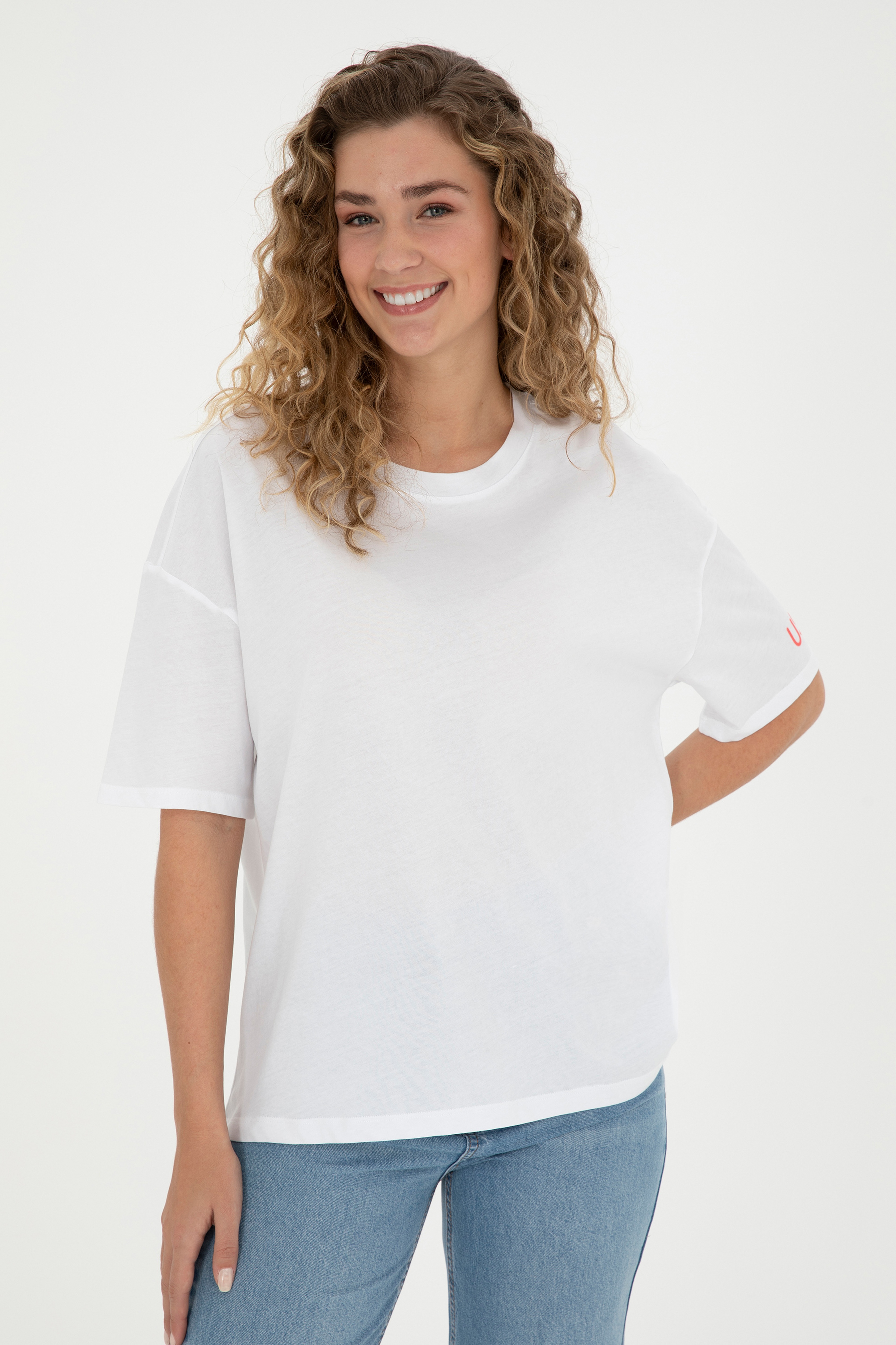 Kadın Beyaz Oversize Bisiklet Yaka Tişört - Image 3