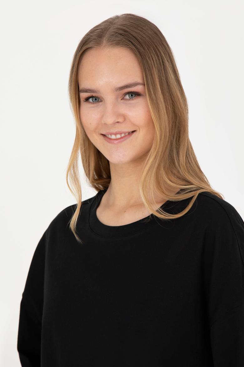 Kadın Siyah Oversize Bisiklet Yaka Tişört - 50286107039