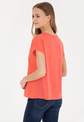 Kadın Nar Çiçeği Bisiklet Yaka Tişört - 50281803011