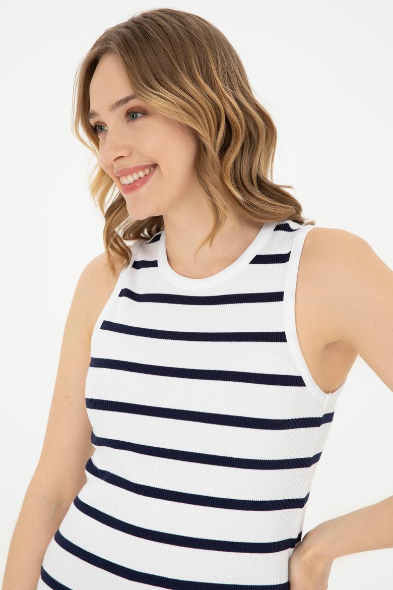 Kadın Beyaz Kolsuz Bisiklet Yaka Tişört - 50281783004