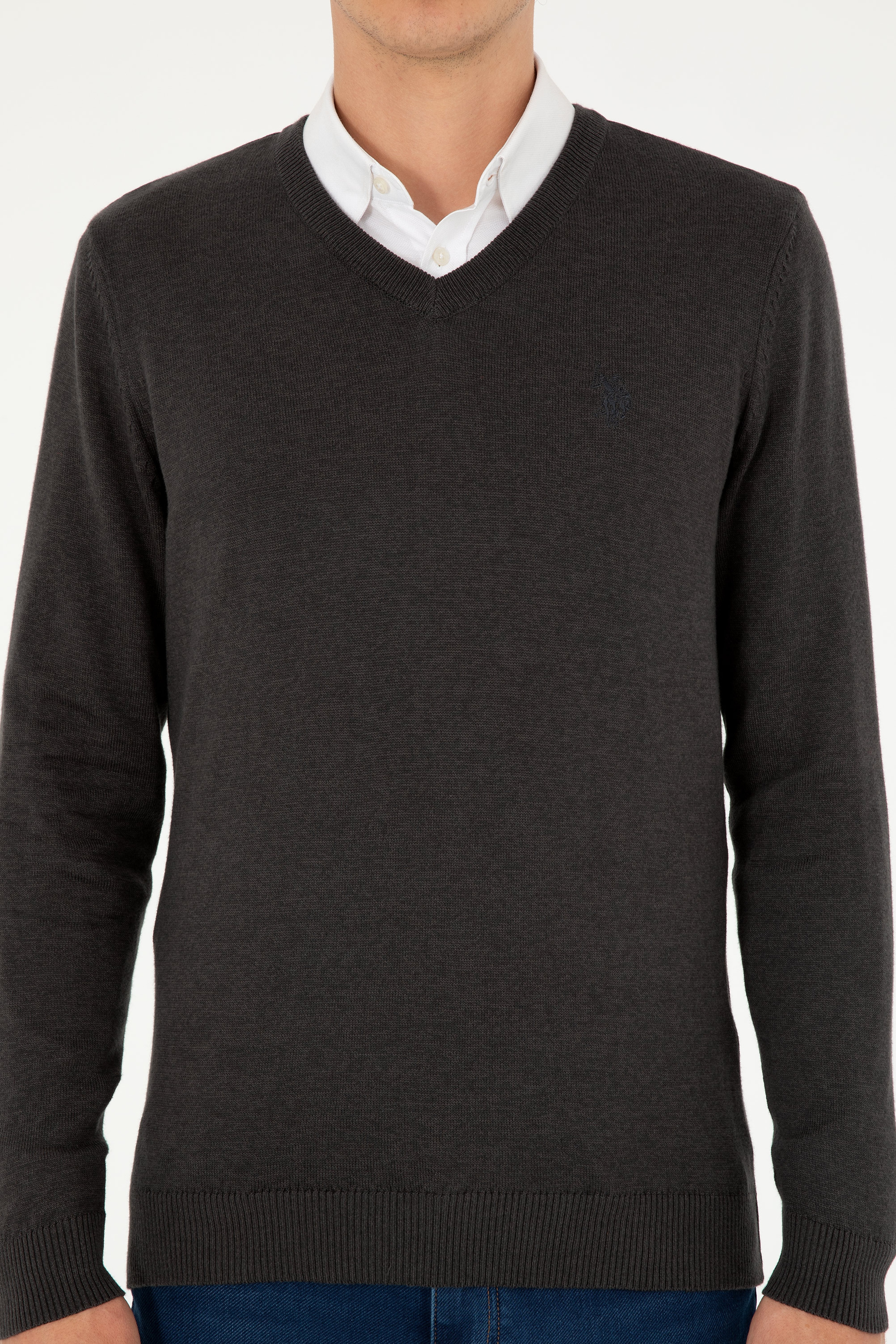 Erkek Slim Fit V Yaka Antrasit Melanj Basic Kazak - Image 6