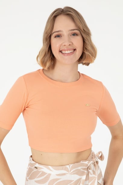 Kadın Somon Bisiklet Yaka Crop Tişört