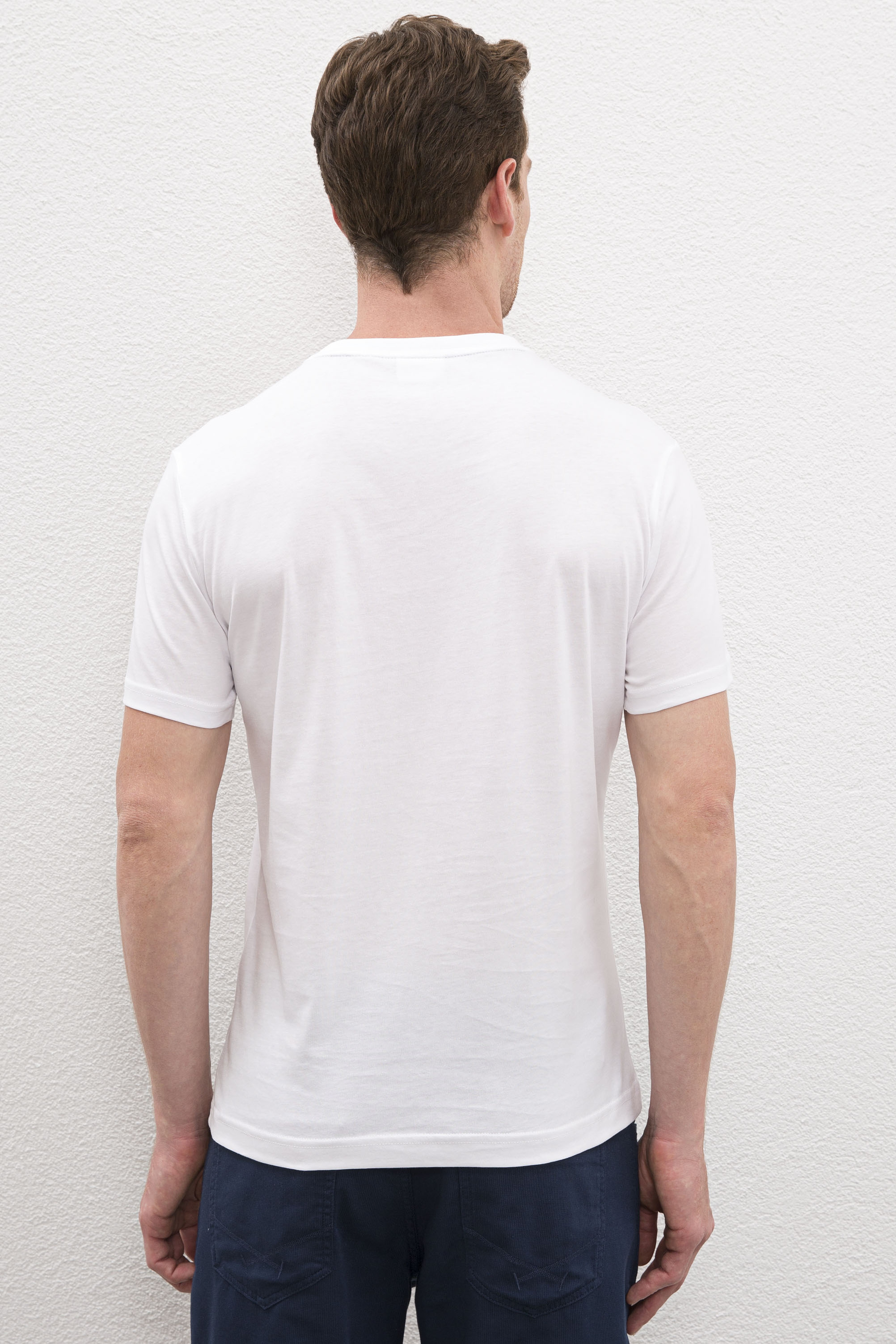 Erkek Beyaz Bisiklet Yaka T-Shirt - Image 3