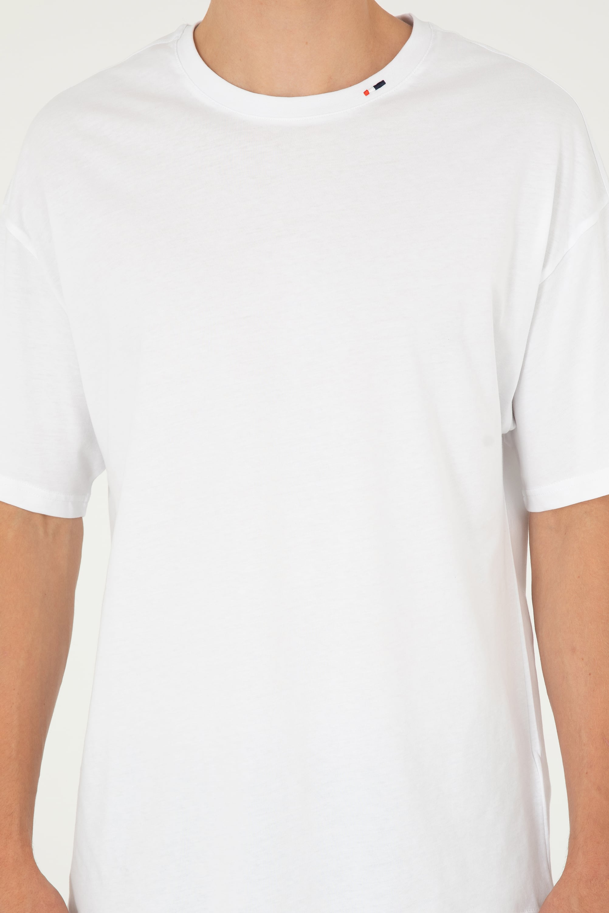Erkek Oversize Fit Bisiklet Yaka Beyaz Tişört