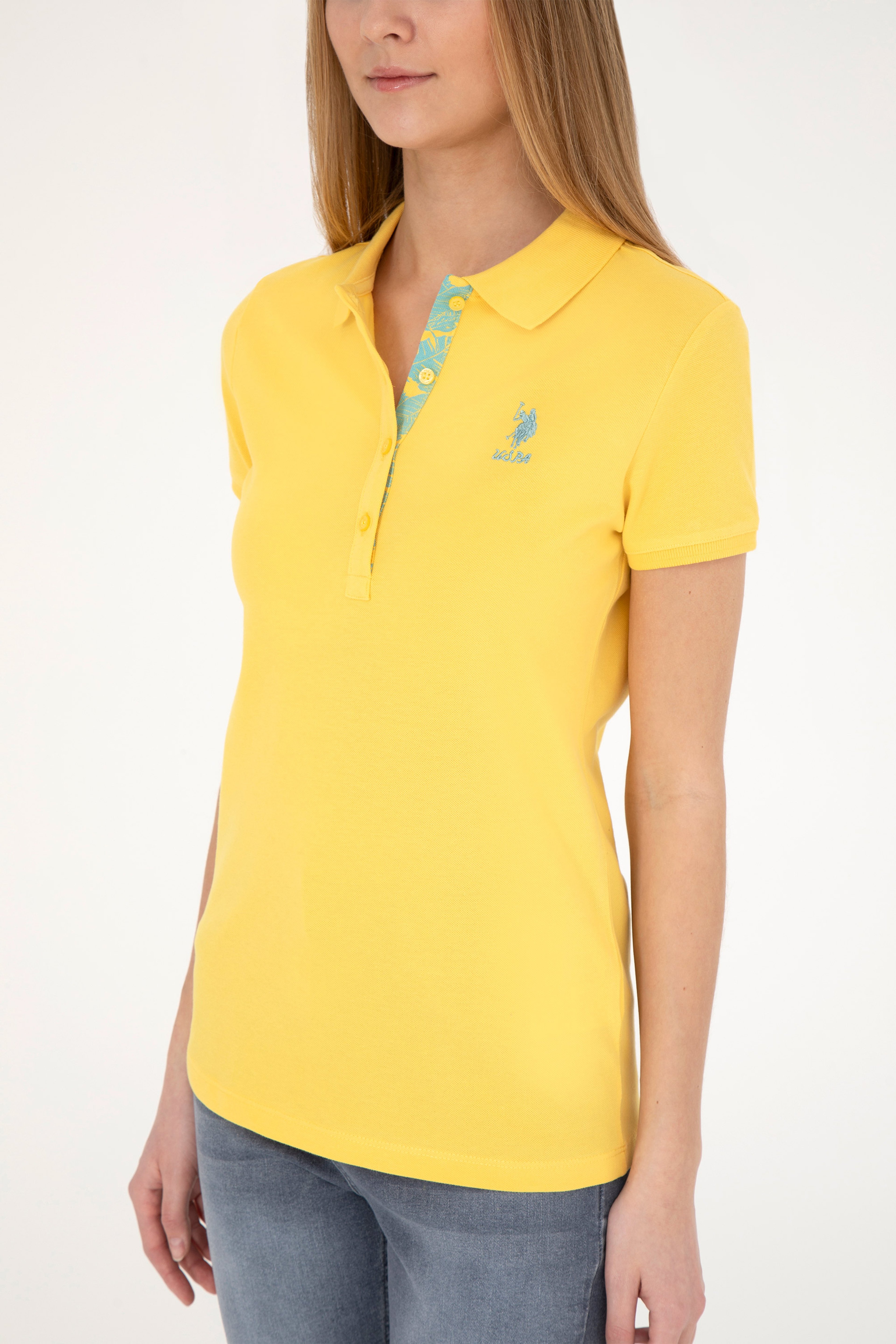 Kadın Sarı Basic Polo Yaka Tişört - Image 6