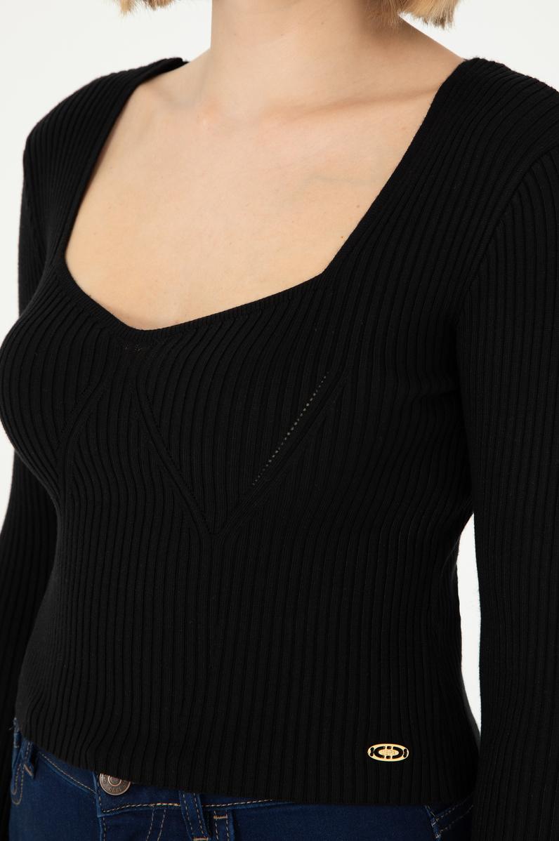 Kadın Siyah V Yaka Kazak