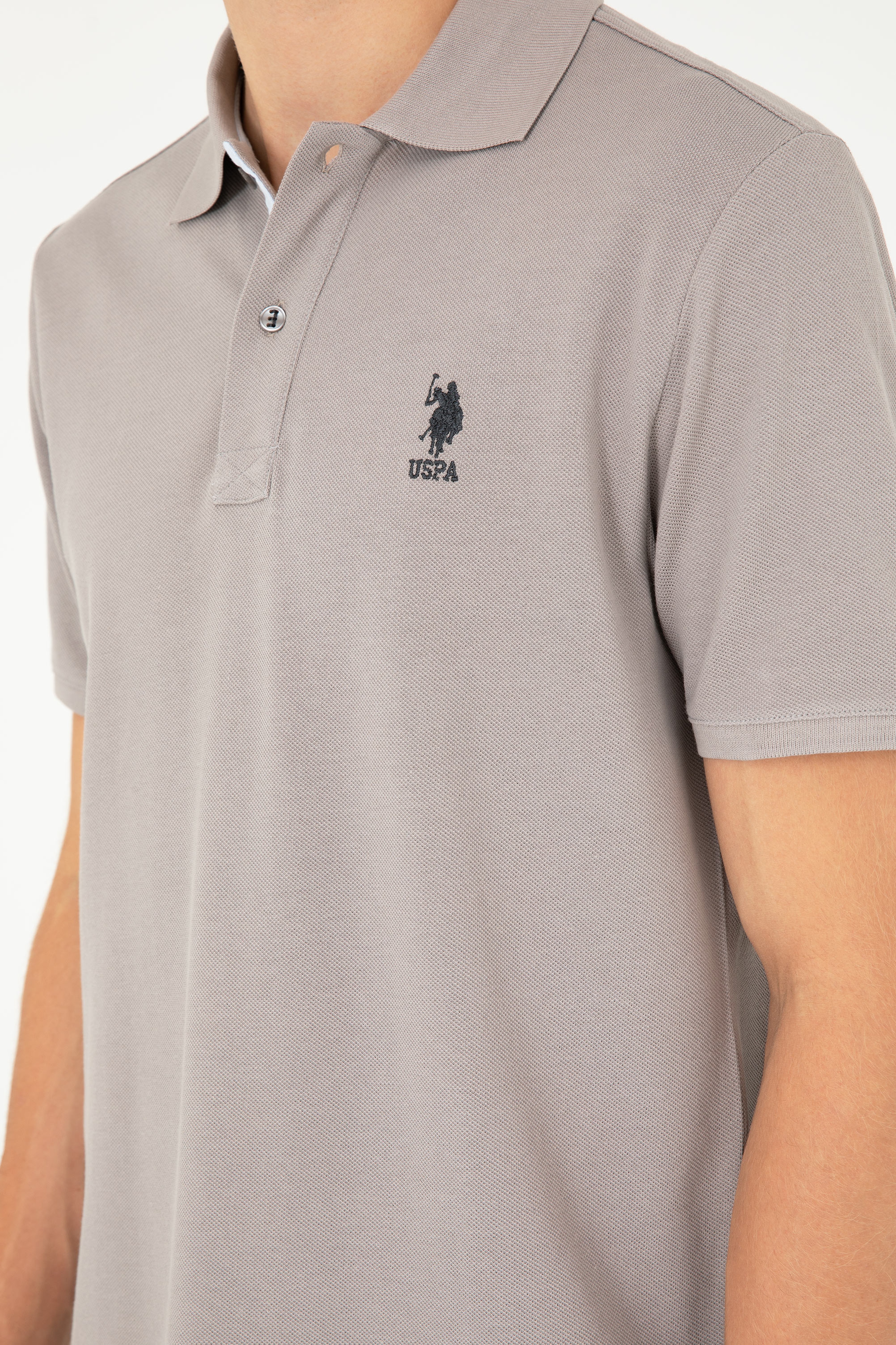 Erkek Regular Fit Polo Yaka Koyu Gri Basic Tişört - Image 7