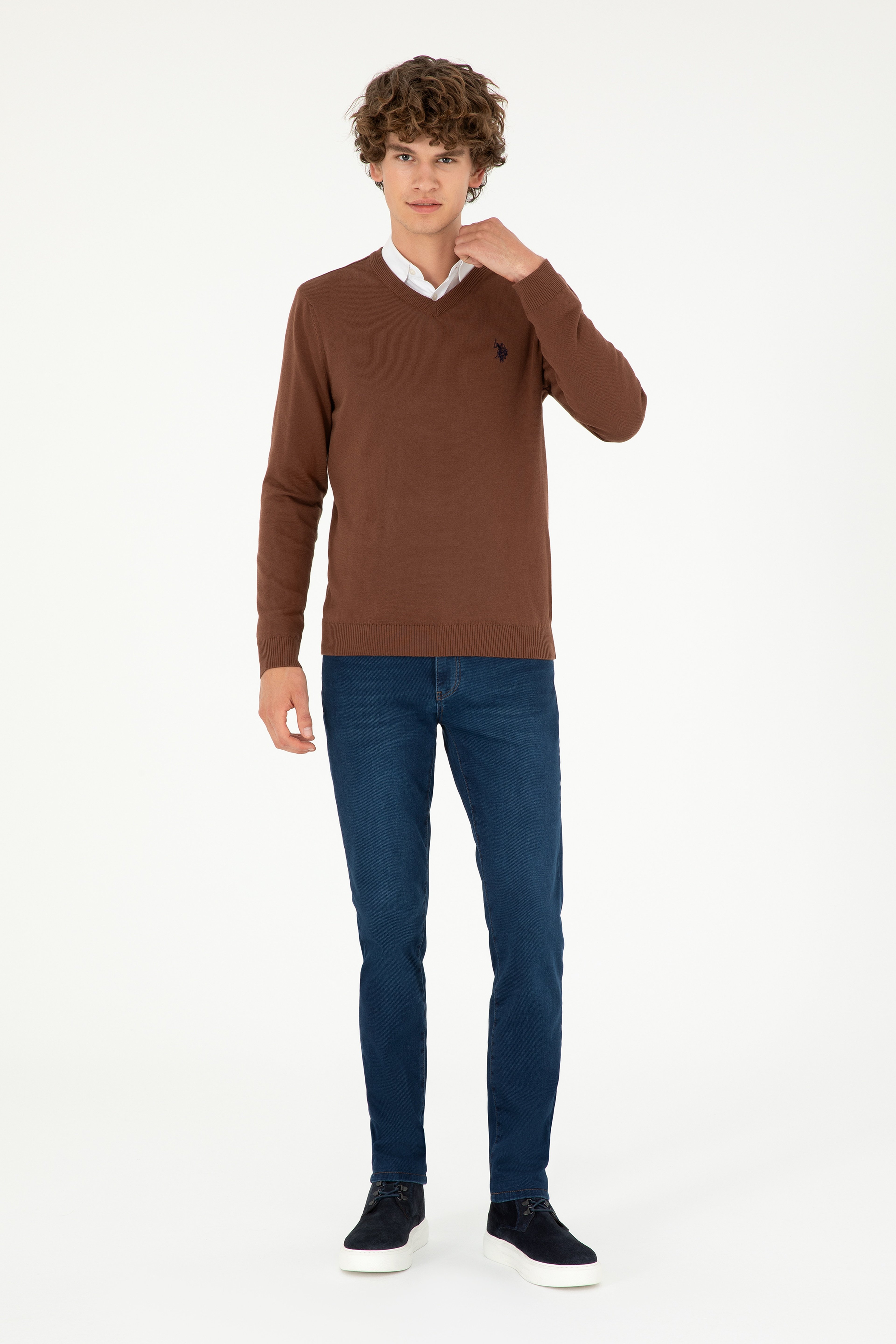 Erkek Slim Fit V Yaka Kahverengi Basic Kazak - Image 4
