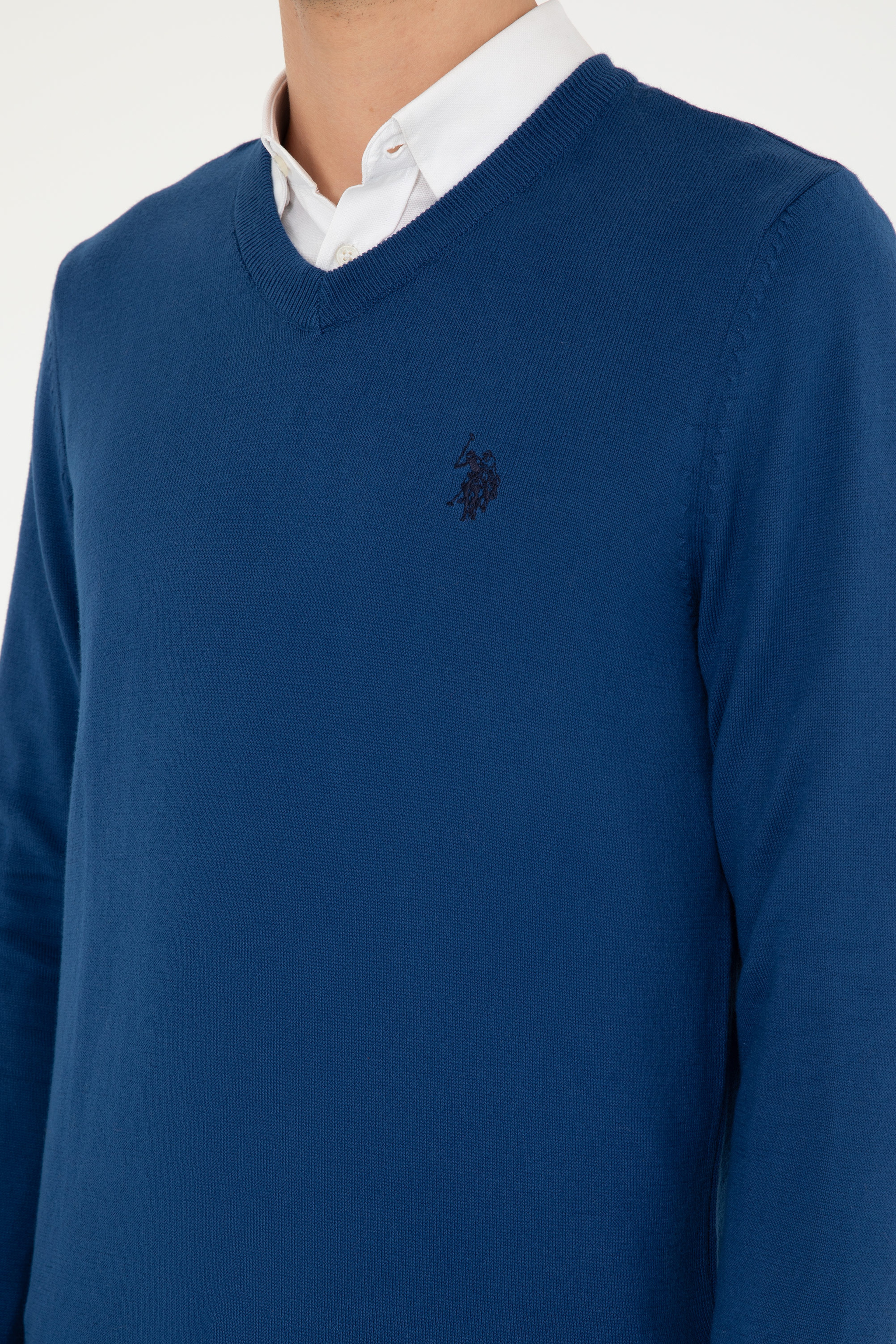 Erkek Slim Fit V Yaka İndigo Basic Kazak