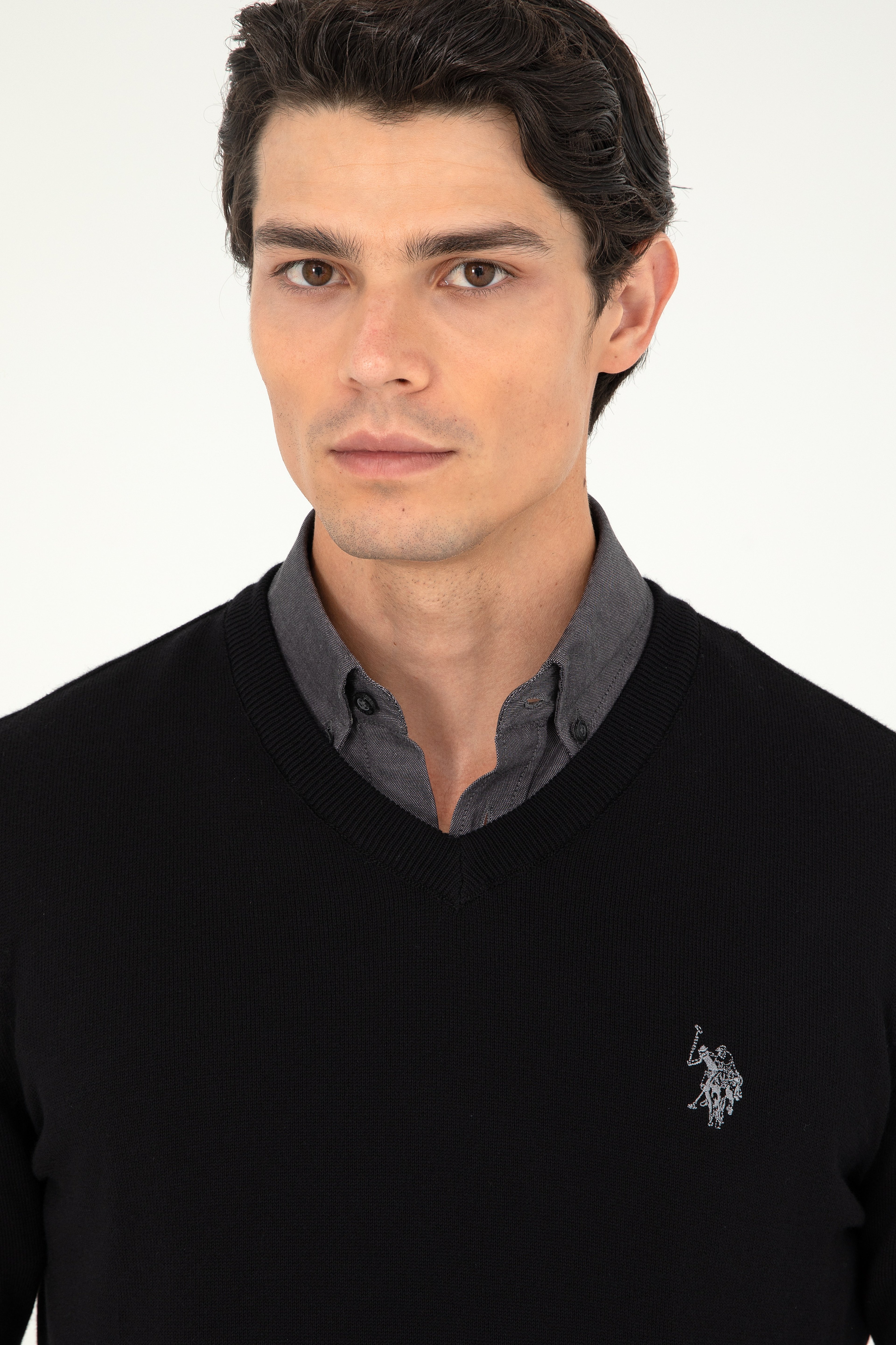 Erkek Slim Fit V Yaka Siyah Basic Kazak - Image 2