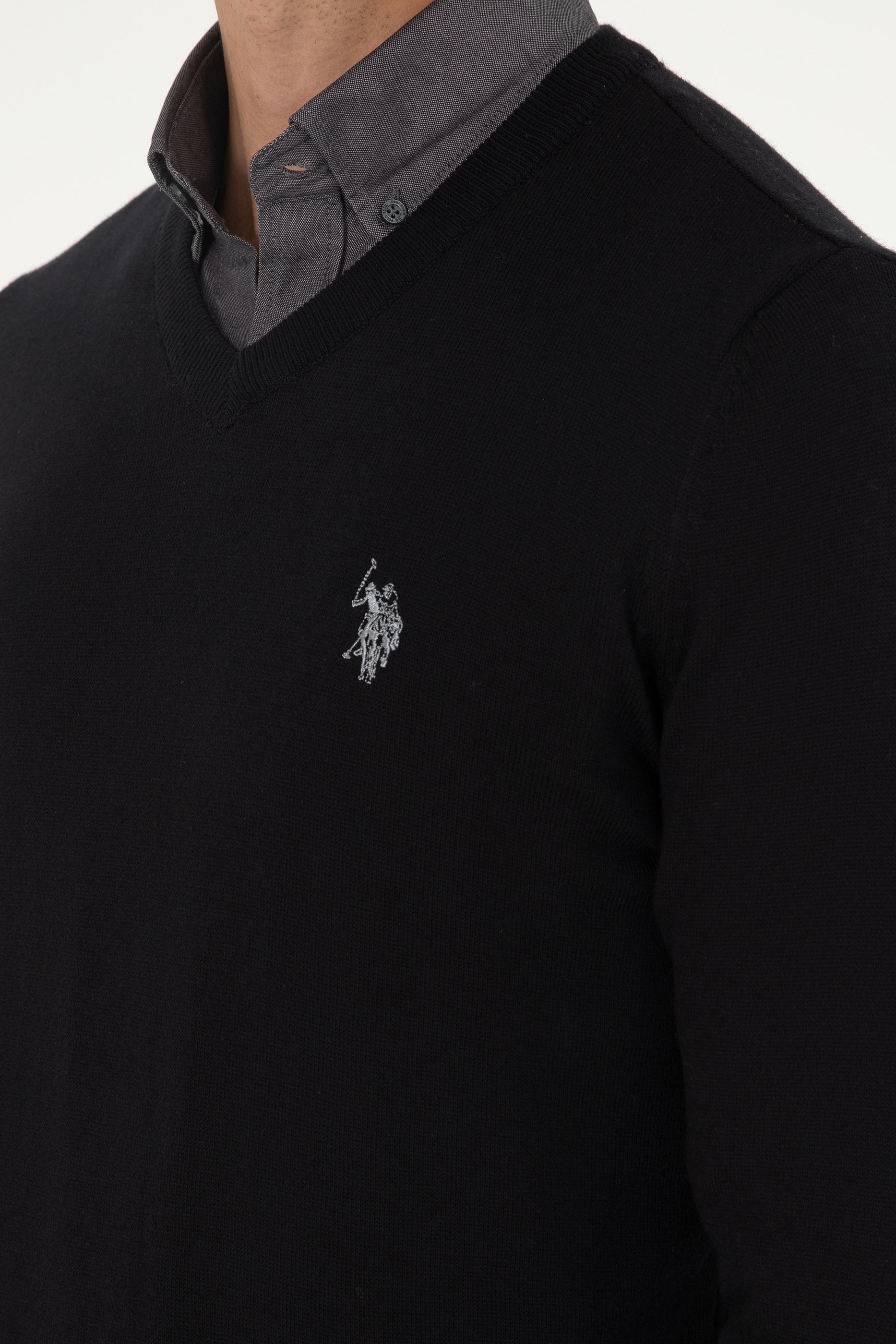 Erkek Slim Fit V Yaka Siyah Basic Kazak