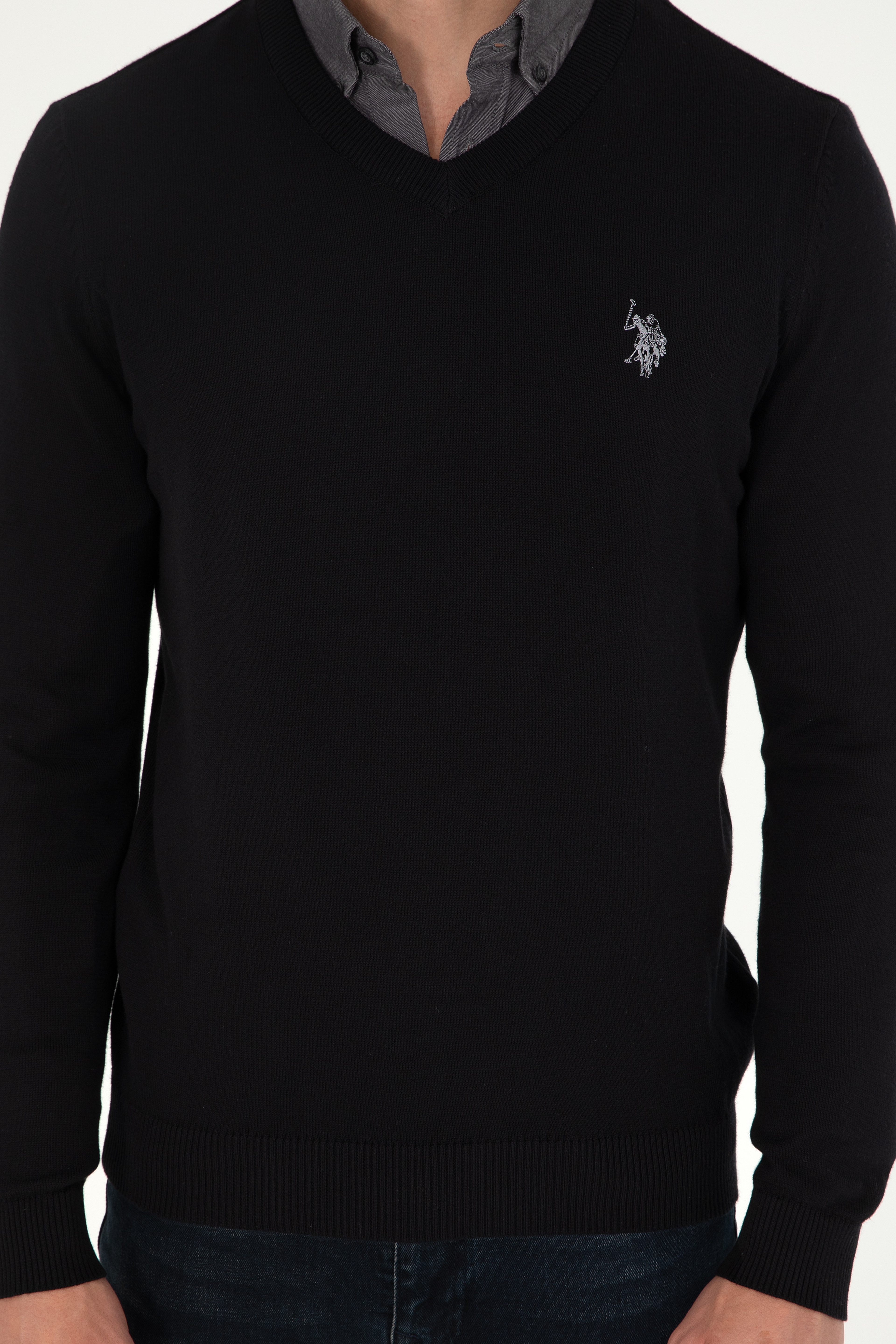 Erkek Slim Fit V Yaka Siyah Basic Kazak - Image 6