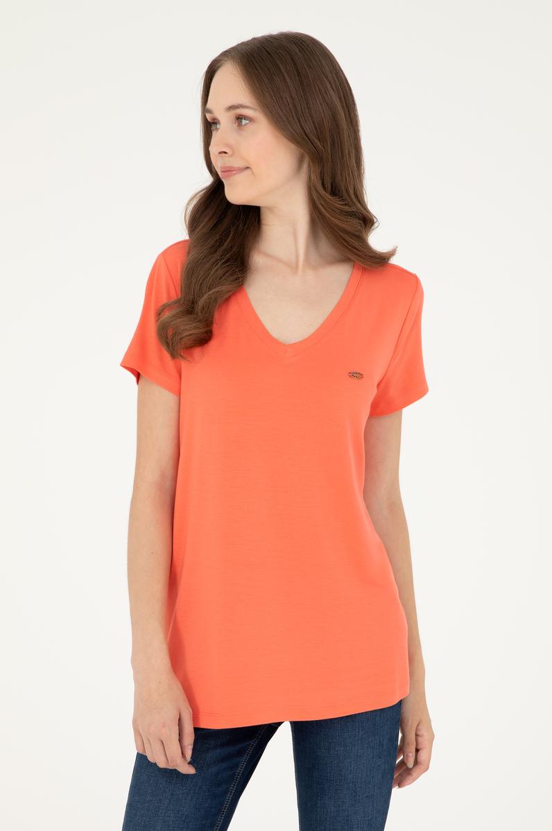 Kadın Nar Çiçeği V Yaka Basic Tişört