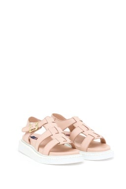 PEMBE