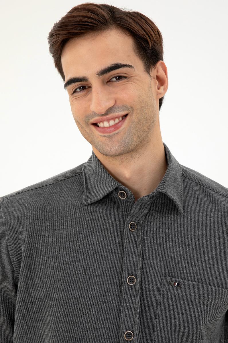 Erkek Açık Gri Comfort Fit Cepli Örme Gömlek