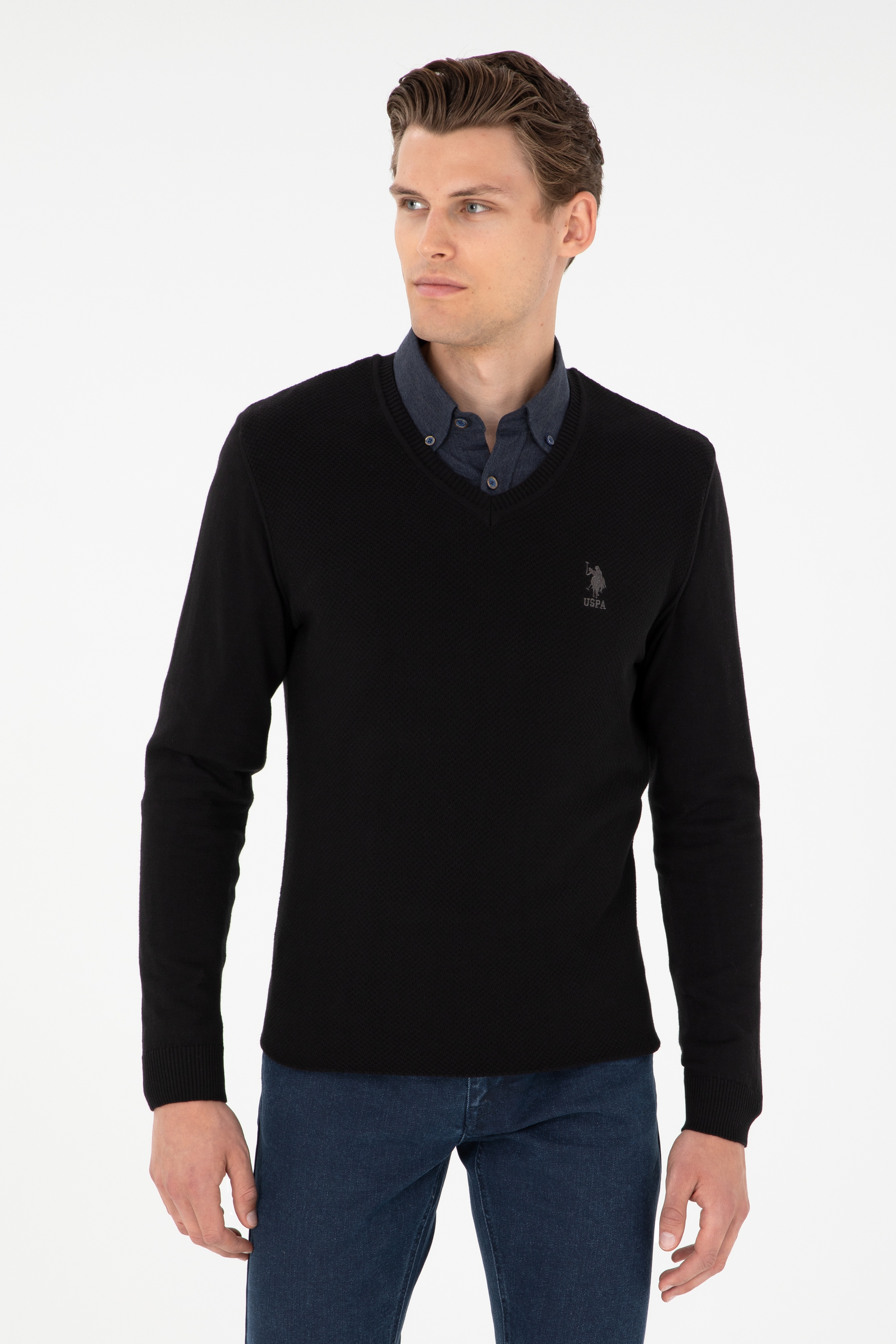 Erkek Slim Fit V Yaka Siyah Basic Kazak - Image 1