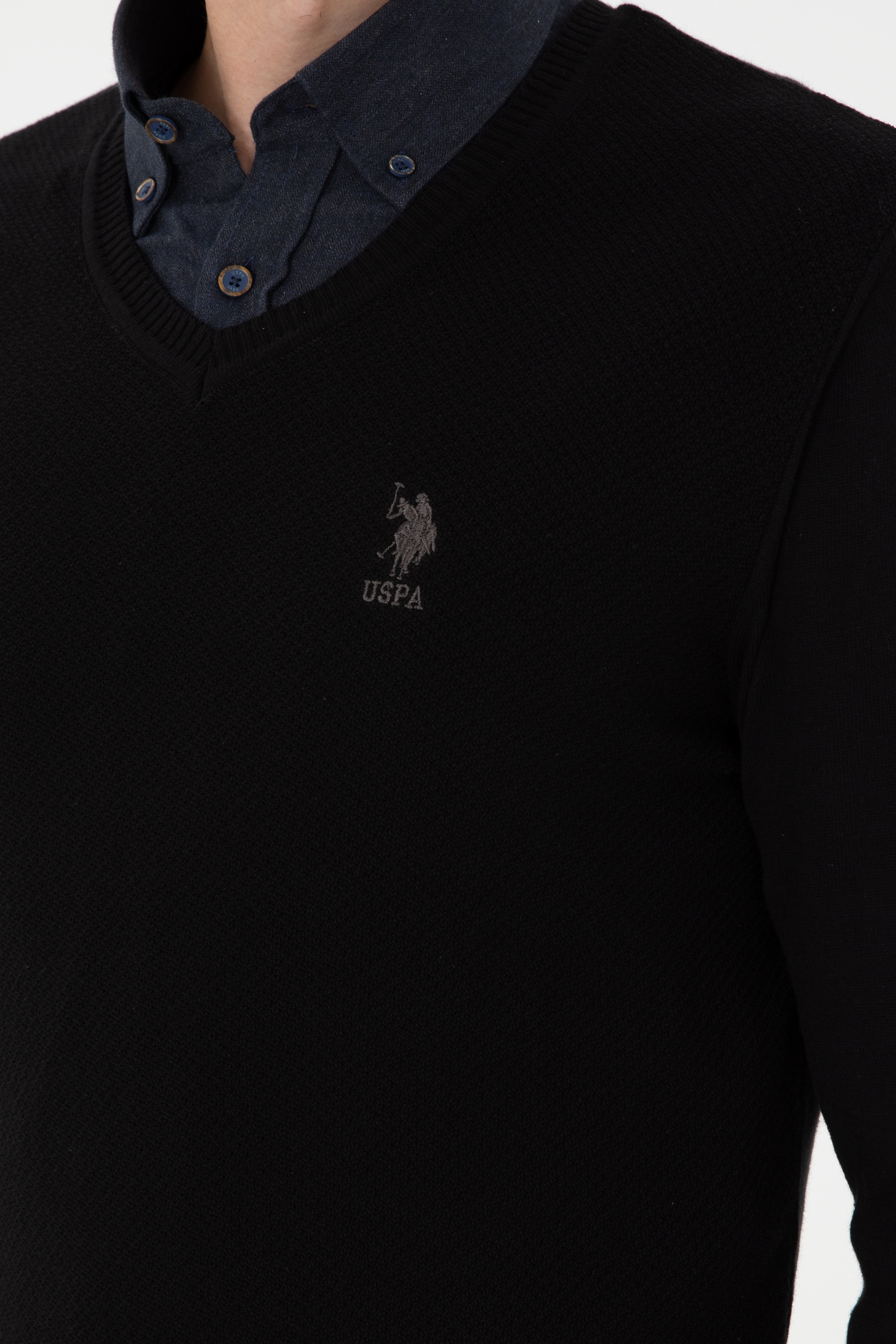 Erkek Slim Fit V Yaka Siyah Basic Kazak - Image 7